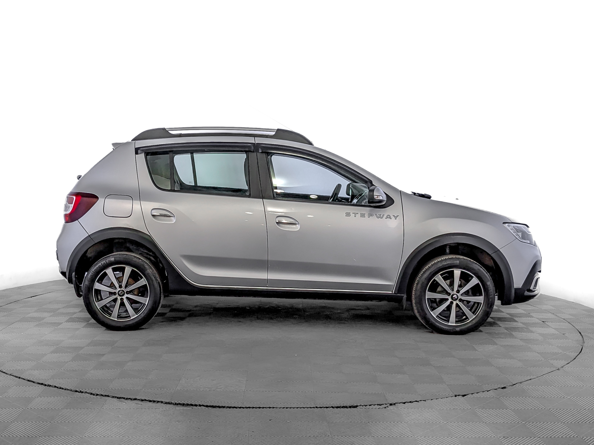 RENAULT Sandero 1.60 (82 л.с), механическая, 2019, пробег 32 690 км