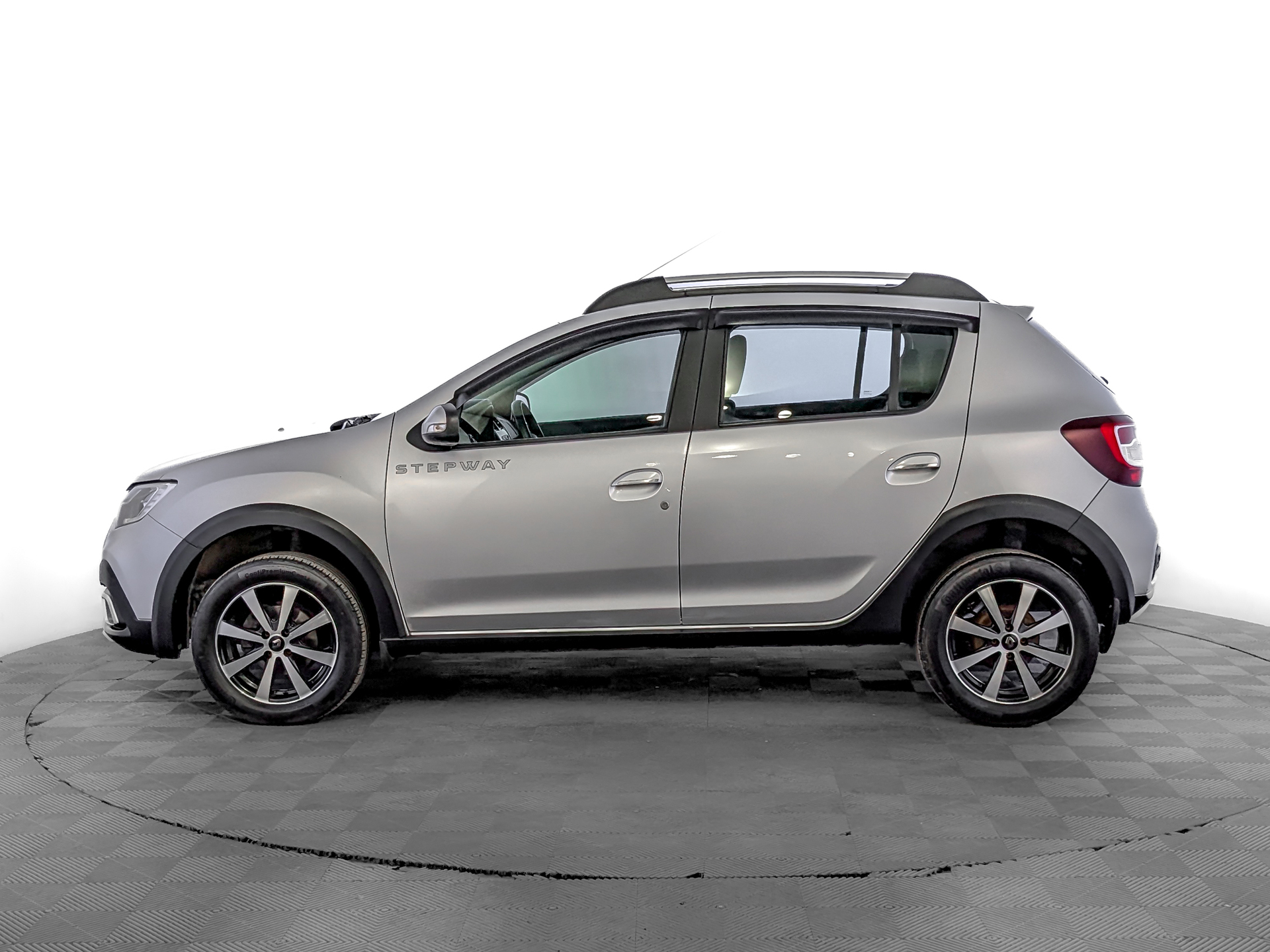 RENAULT Sandero 1.60 (82 л.с), механическая, 2019, пробег 32 690 км