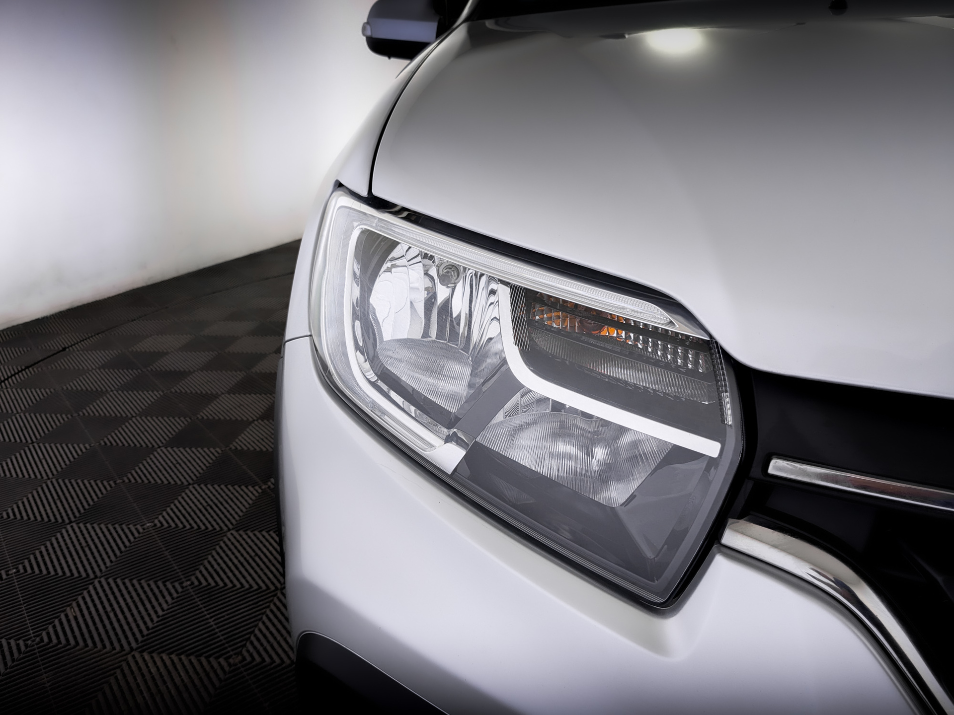 RENAULT Sandero 1.60 (82 л.с), механическая, 2019, пробег 32 690 км