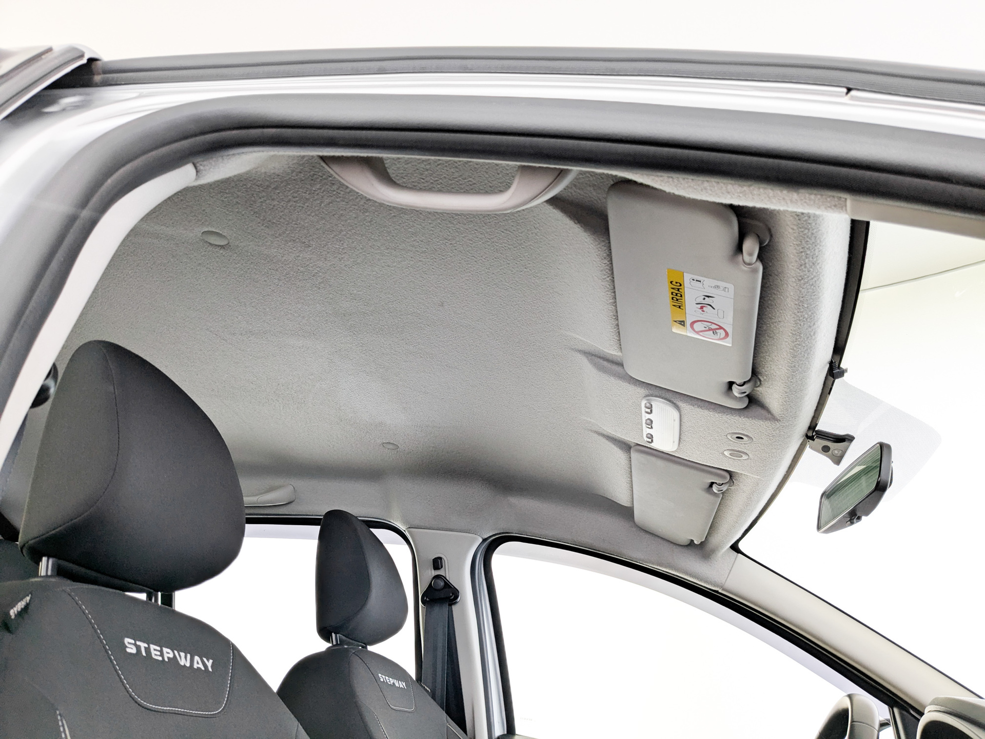 RENAULT Sandero 1.60 (82 л.с), механическая, 2019, пробег 32 690 км