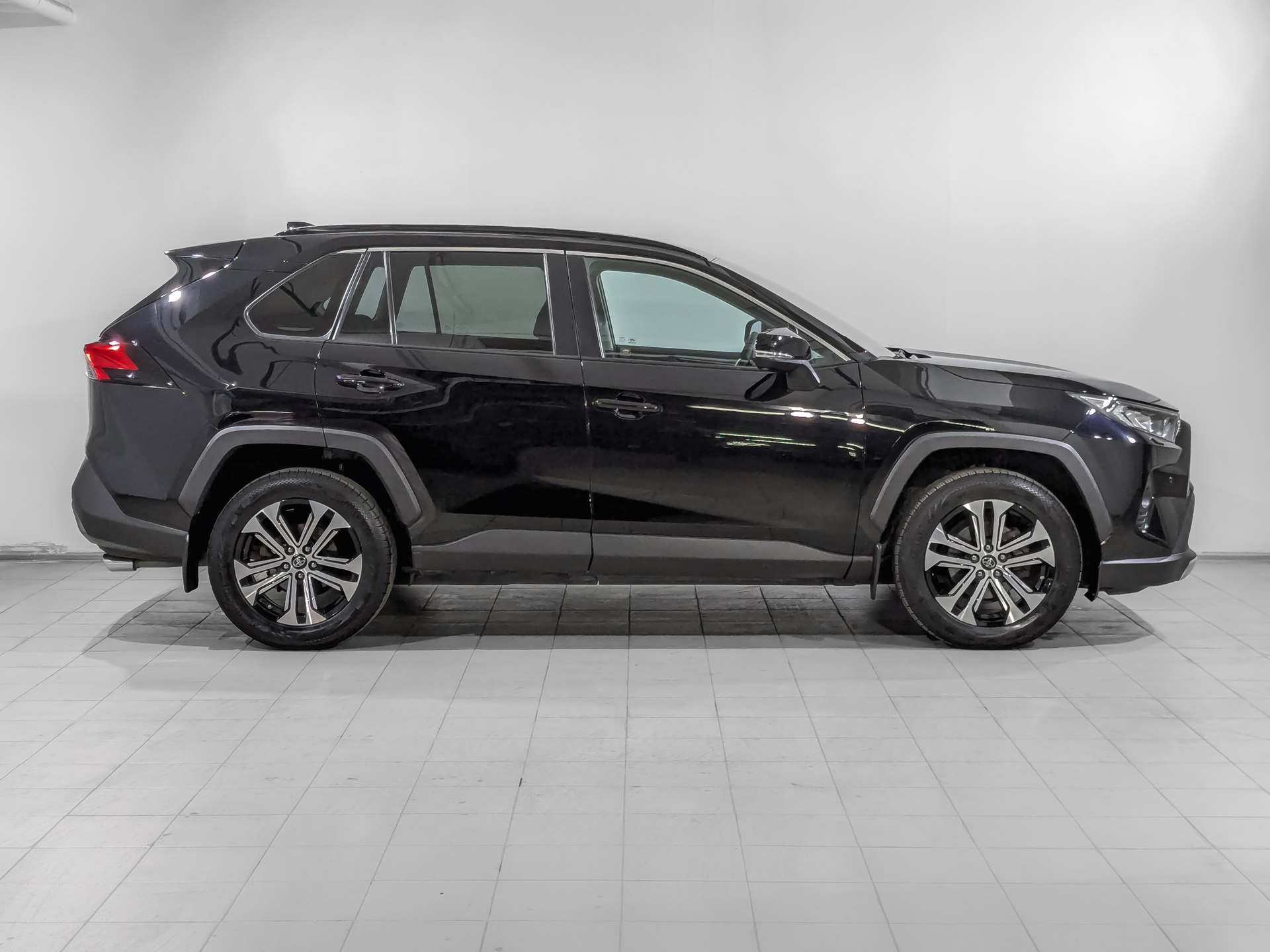 TOYOTA Rav-4 2.00 (149 л.с), автомат, 2020, пробег 89 050 км