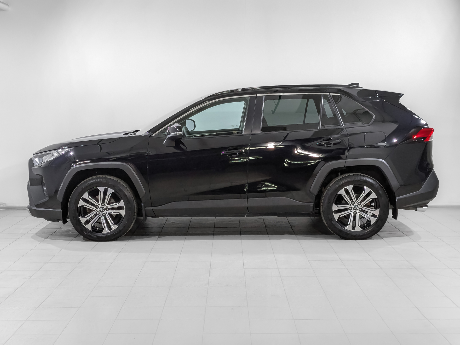TOYOTA Rav-4 2.00 (149 л.с), автомат, 2020, пробег 89 050 км
