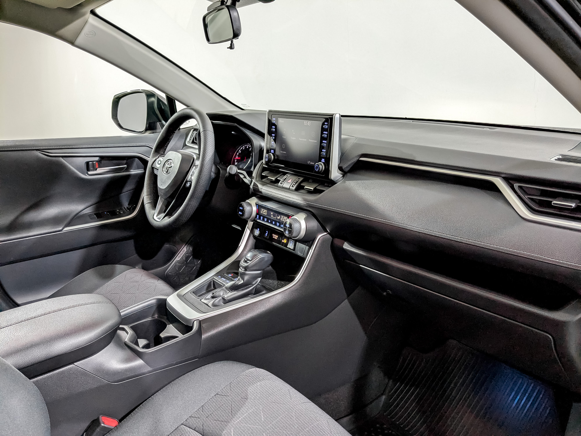 TOYOTA Rav-4 2.00 (149 л.с), автомат, 2020, пробег 89 050 км