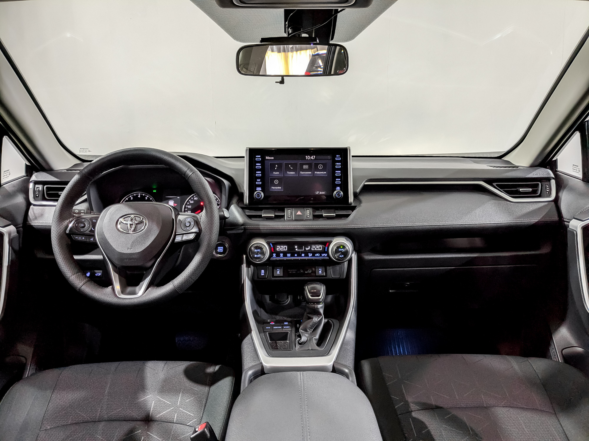 TOYOTA Rav-4 2.00 (149 л.с), автомат, 2020, пробег 89 050 км