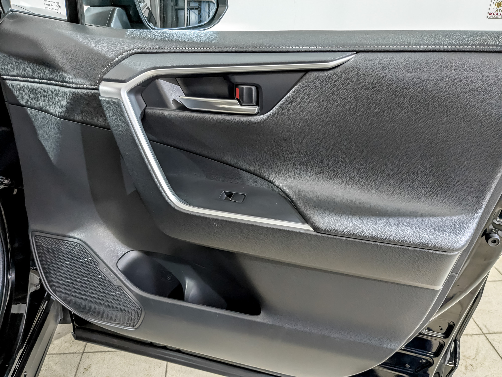 TOYOTA Rav-4 2.00 (149 л.с), автомат, 2020, пробег 89 050 км