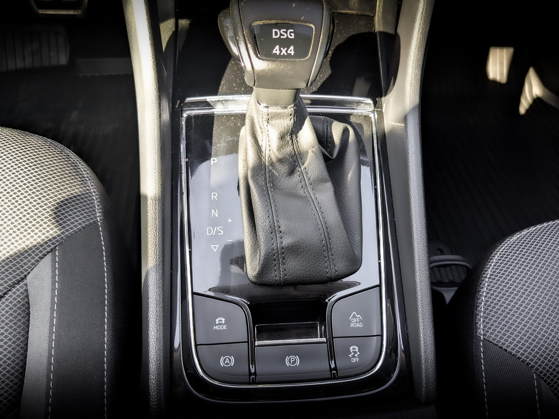 SKODA Kodiaq 2.00 (180 л.с), автомат, 2021, пробег 139 495 км