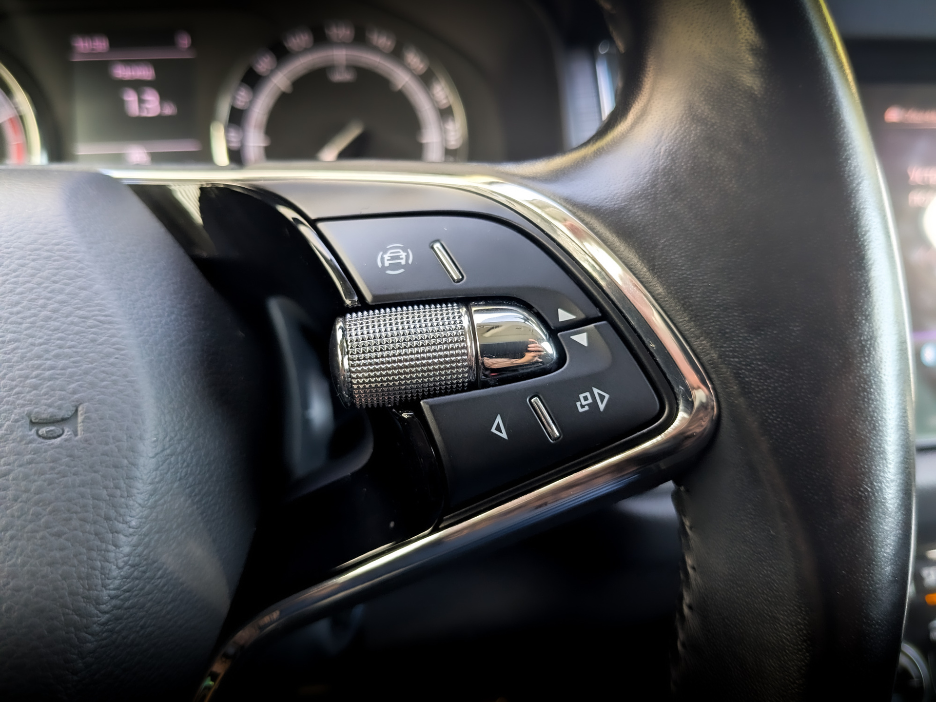 SKODA Kodiaq 2.00 (180 л.с), автомат, 2021, пробег 139 495 км