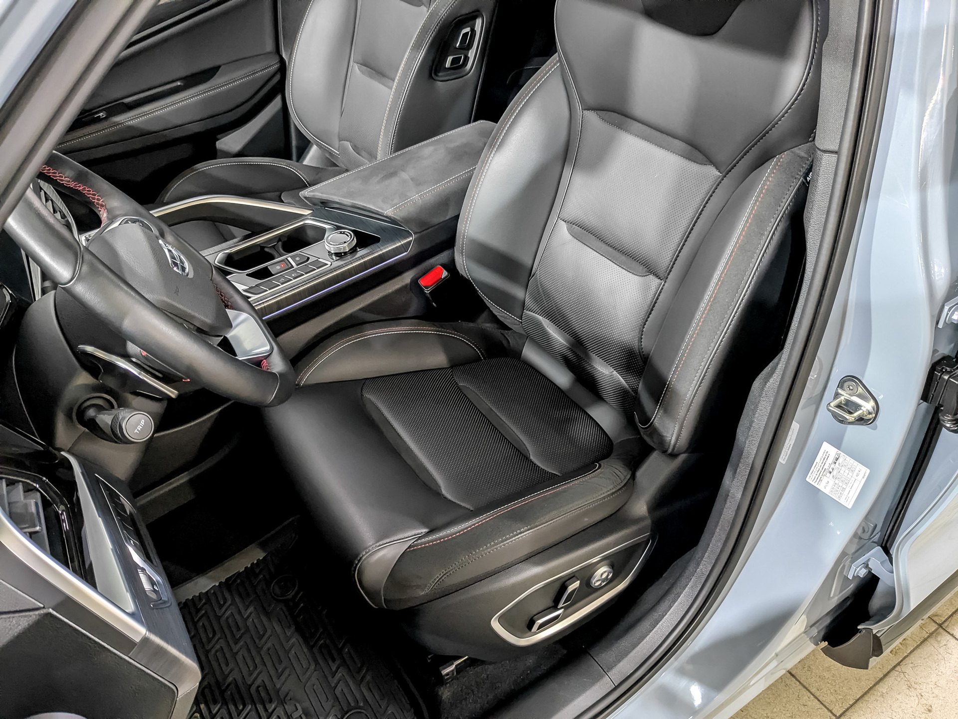 GEELY Tugella 2.00 (238 л.с), автомат, 2022, пробег 28 365 км