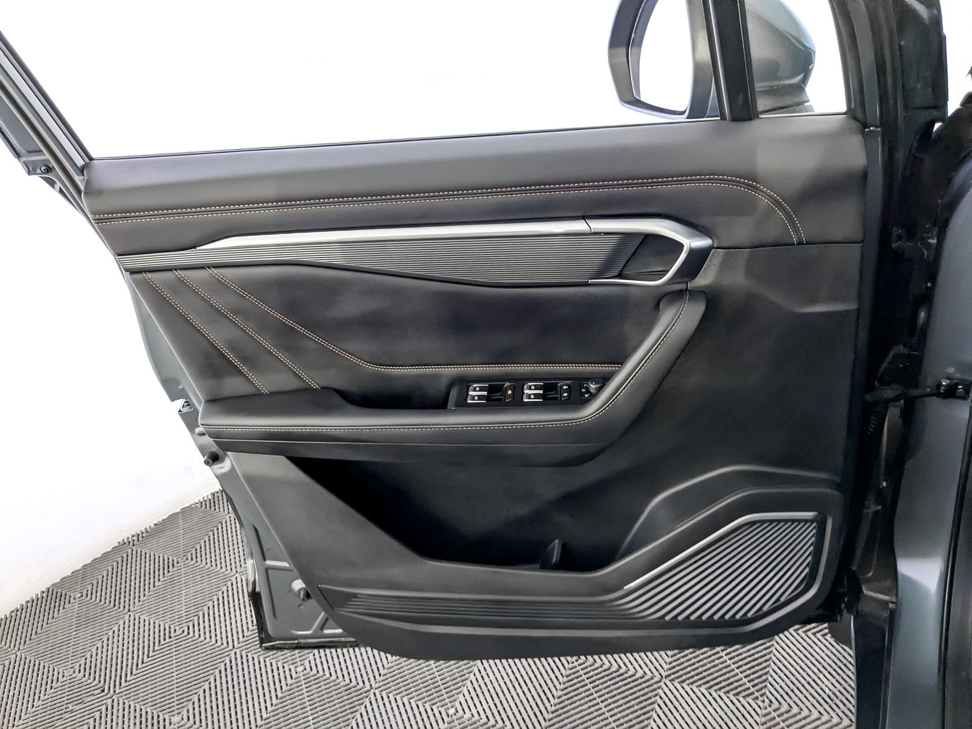 GEELY Okavango 2.00 (200 л.с), автомат, 2024, пробег 12 160 км