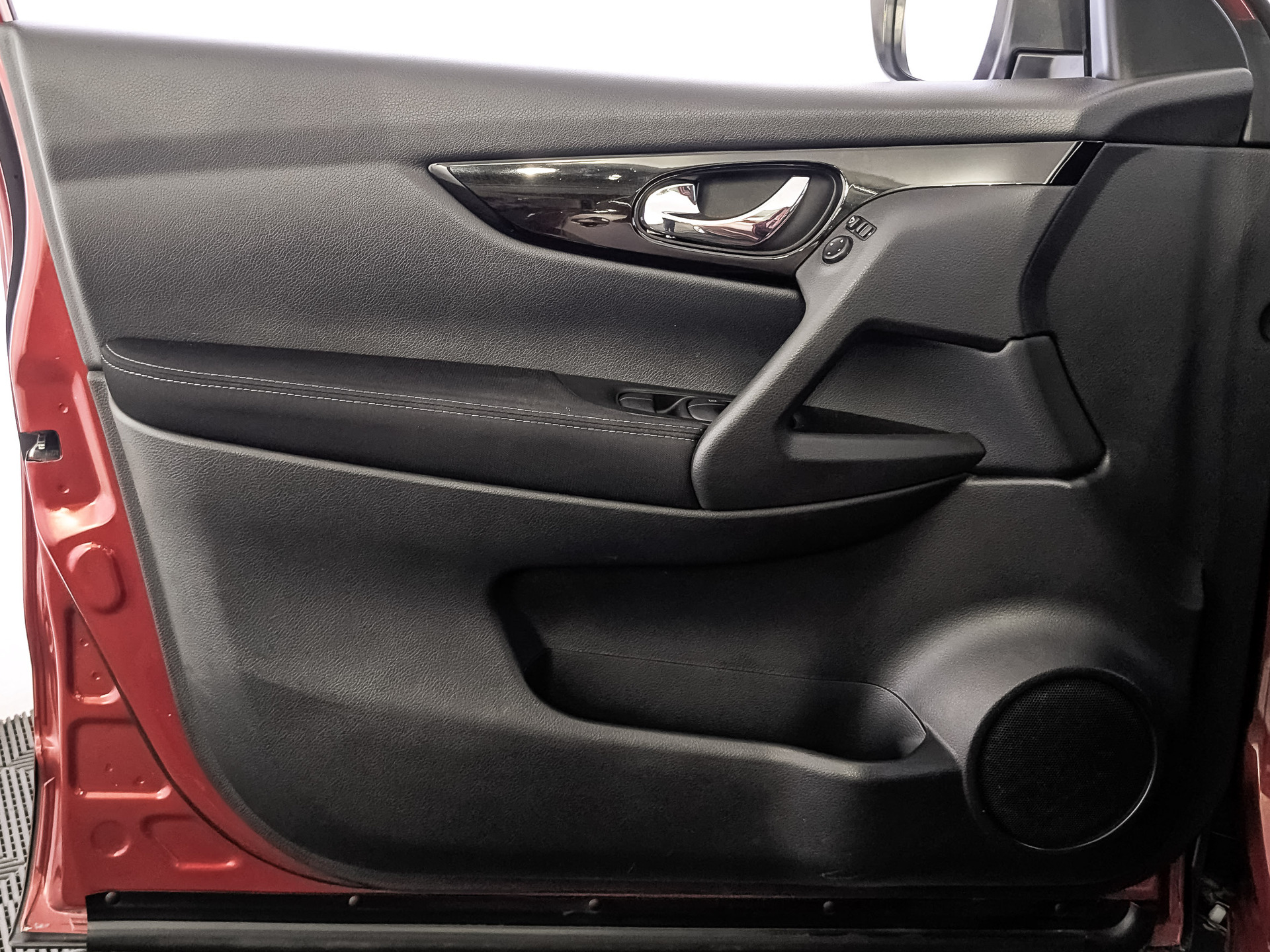 NISSAN Qashqai 1.20 (115 л.с), автомат, 2017, пробег 80 876 км