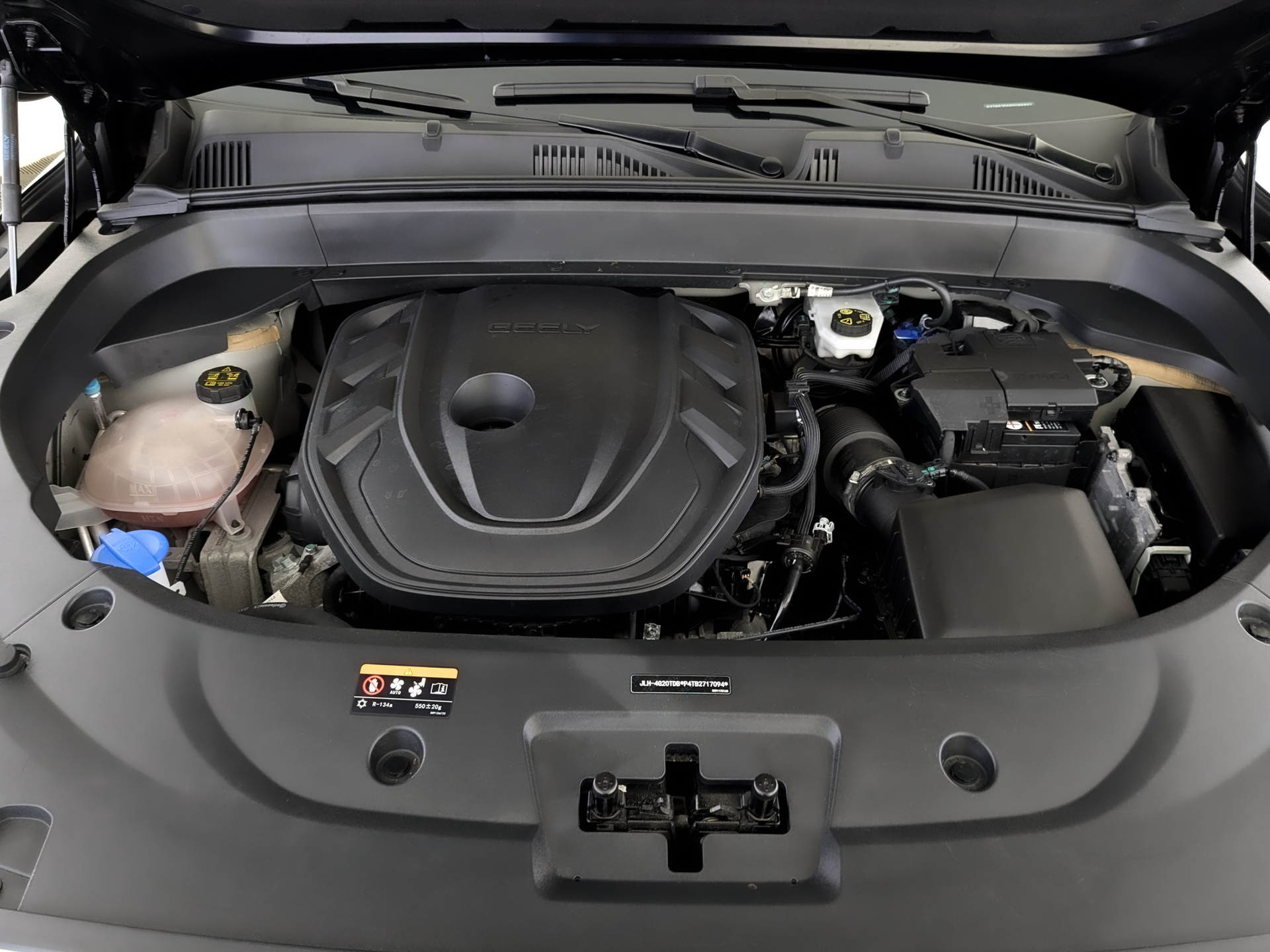 GEELY Monjaro 2.00 (238 л.с), автомат, 2023, пробег 49 262 км