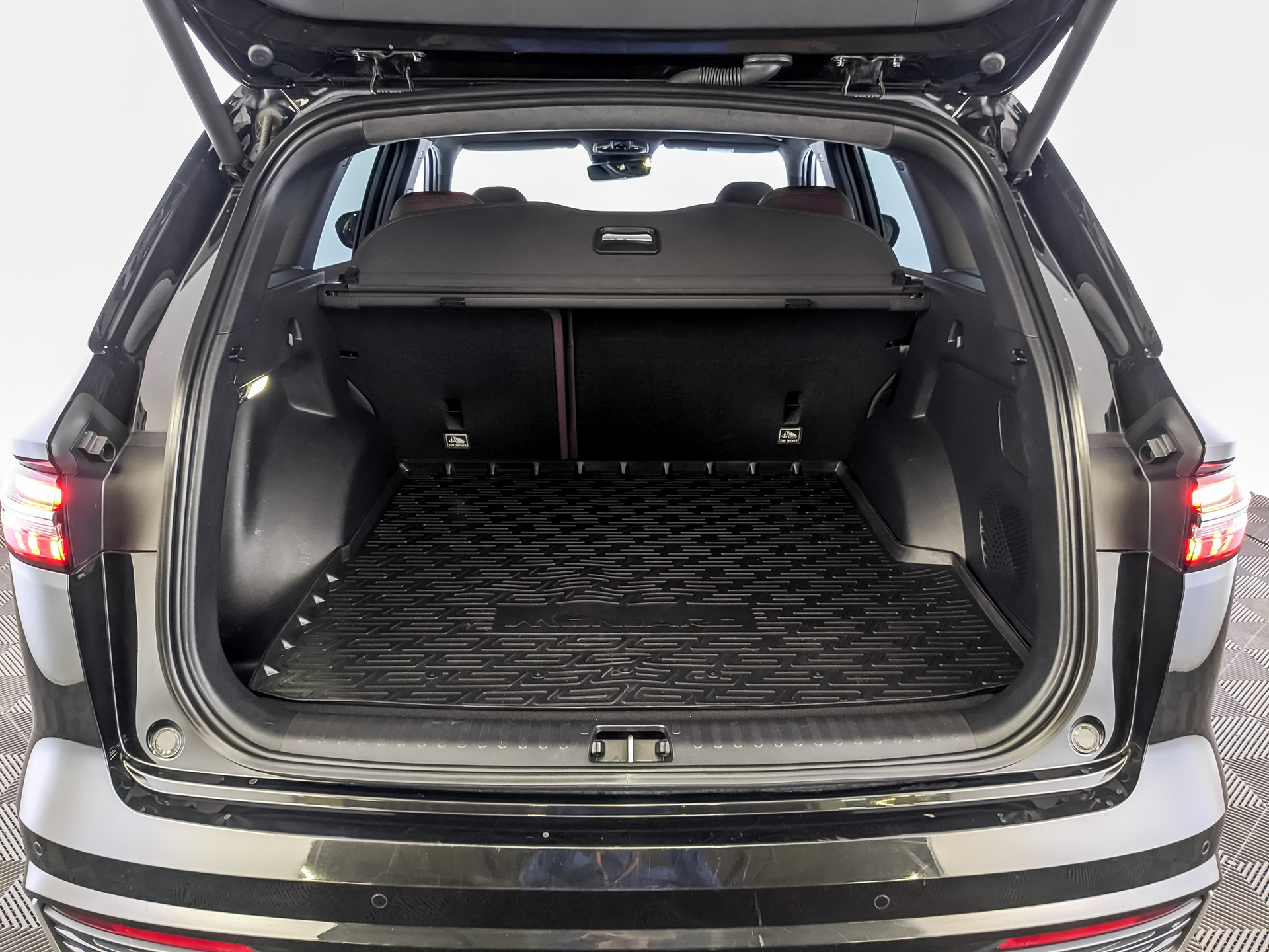 GEELY Monjaro 2.00 (238 л.с), автомат, 2023, пробег 49 262 км