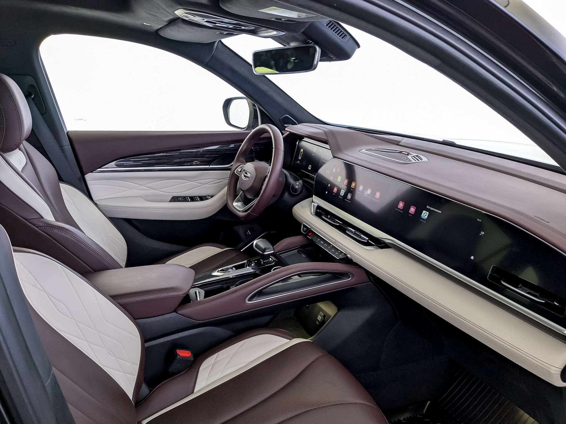 GEELY Monjaro 2.00 (238 л.с), автомат, 2023, пробег 49 262 км