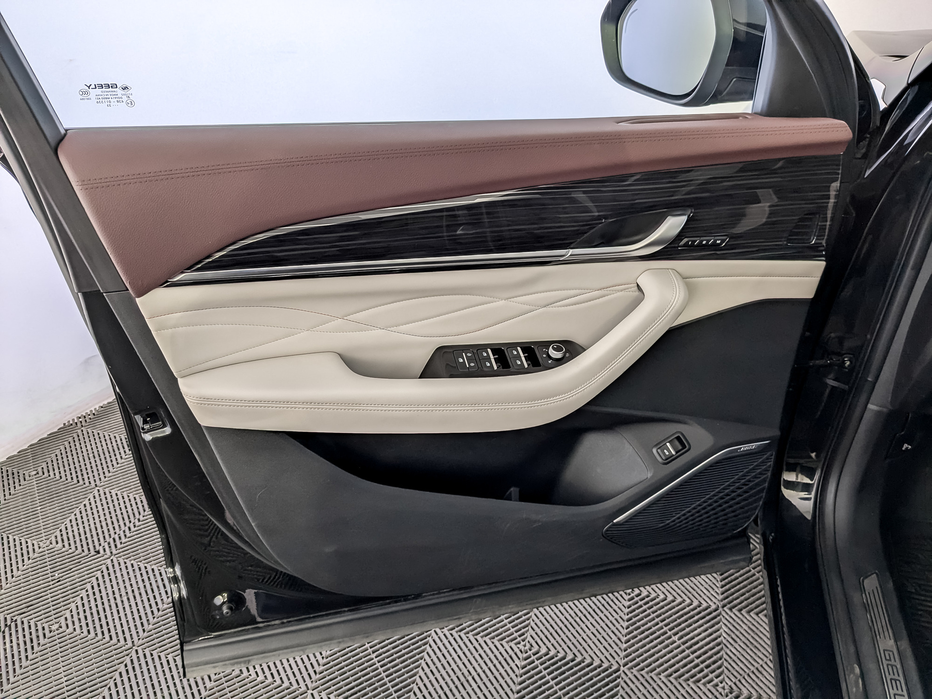 GEELY Monjaro 2.00 (238 л.с), автомат, 2023, пробег 49 262 км