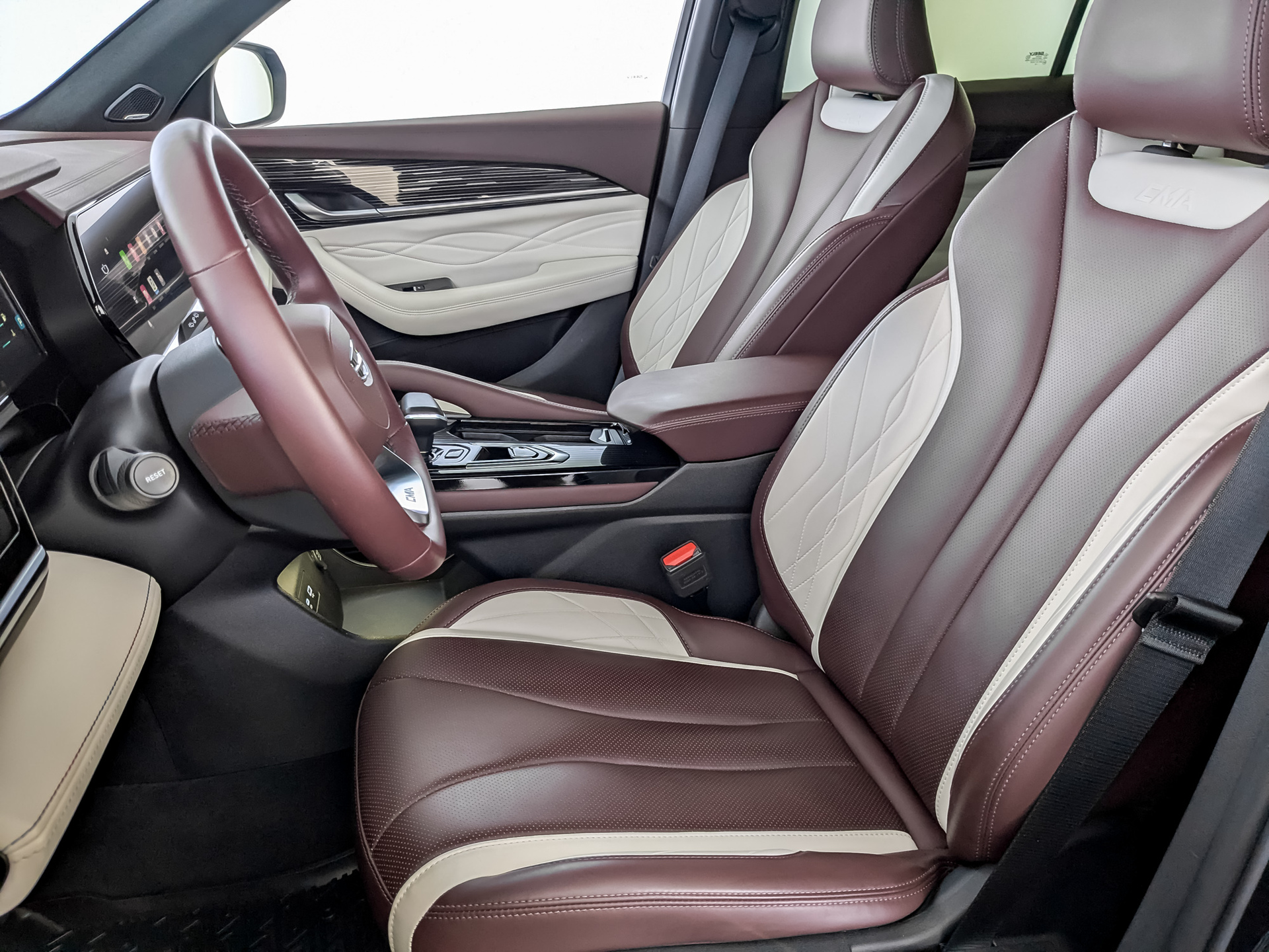 GEELY Monjaro 2.00 (238 л.с), автомат, 2023, пробег 49 262 км