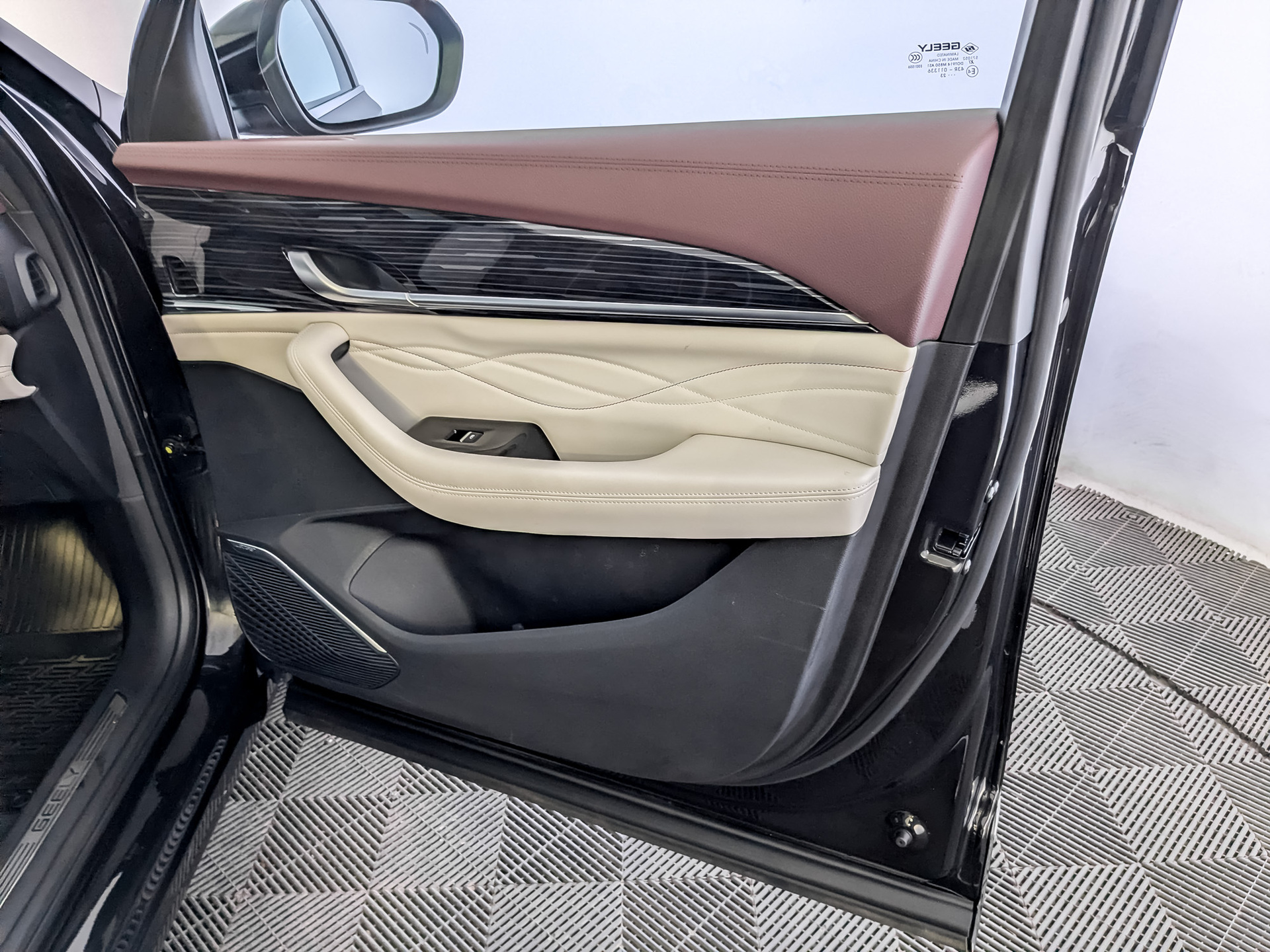 GEELY Monjaro 2.00 (238 л.с), автомат, 2023, пробег 49 262 км