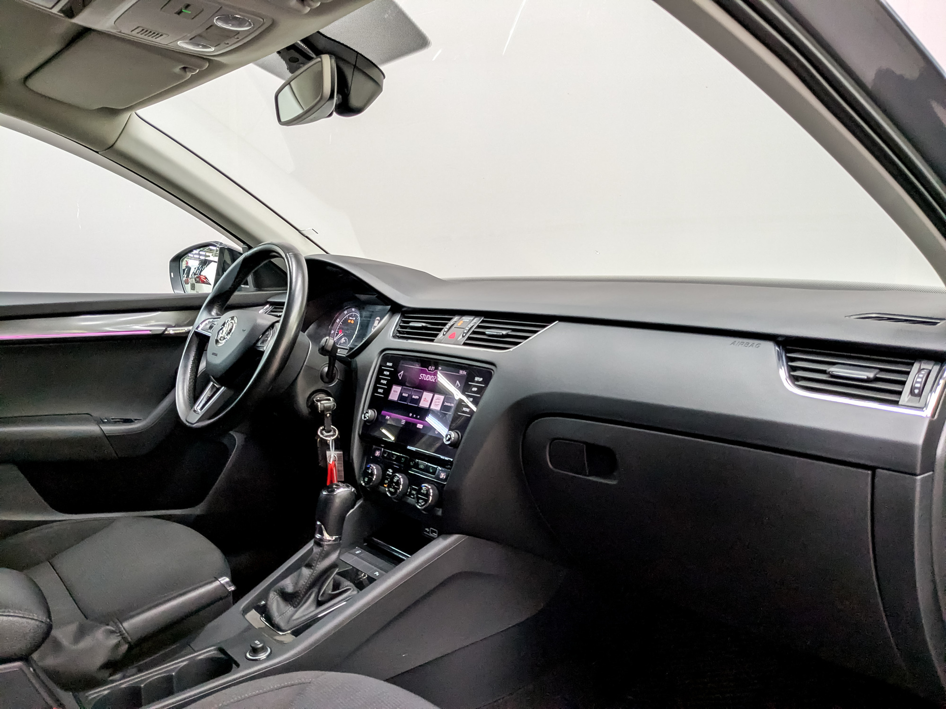 SKODA Octavia 1.80 (180 л.с), автомат, 2018, пробег 91 921 км