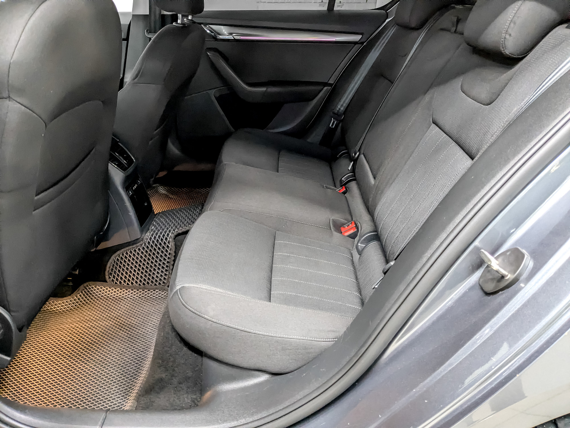 SKODA Octavia 1.80 (180 л.с), автомат, 2018, пробег 91 921 км