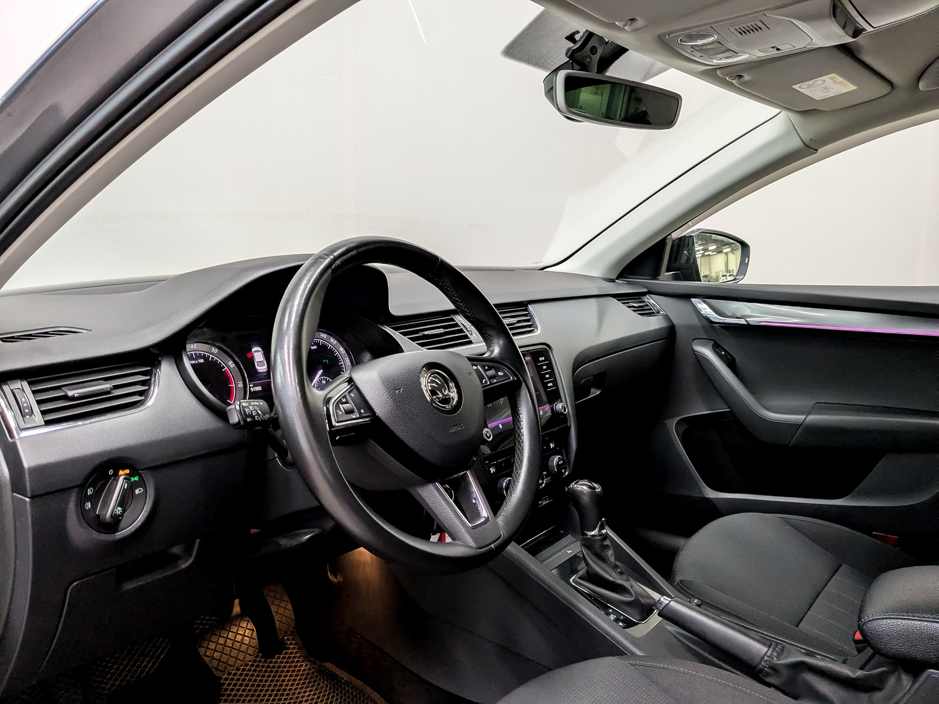 SKODA Octavia 1.80 (180 л.с), автомат, 2018, пробег 91 921 км