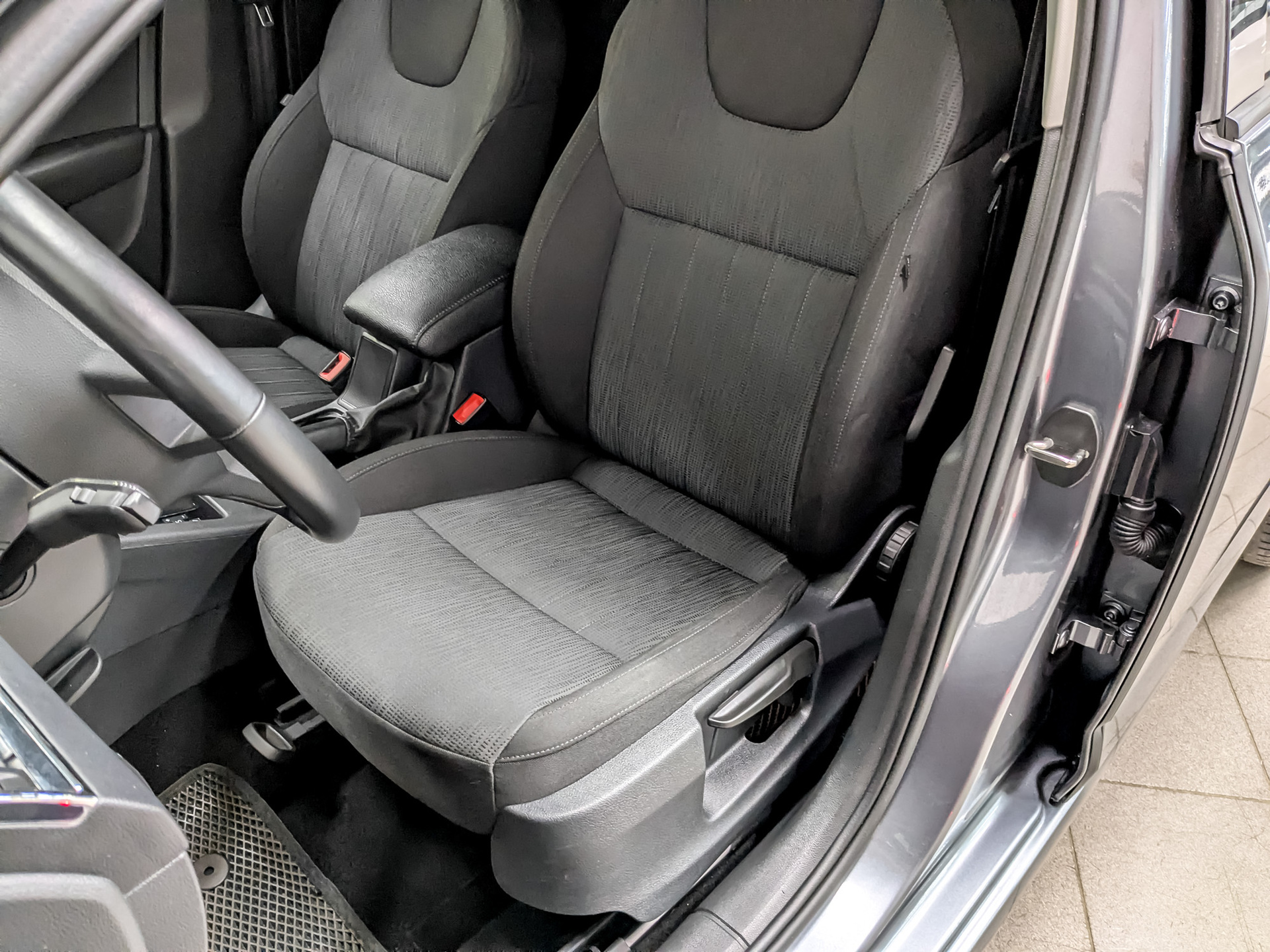 SKODA Octavia 1.80 (180 л.с), автомат, 2018, пробег 91 921 км