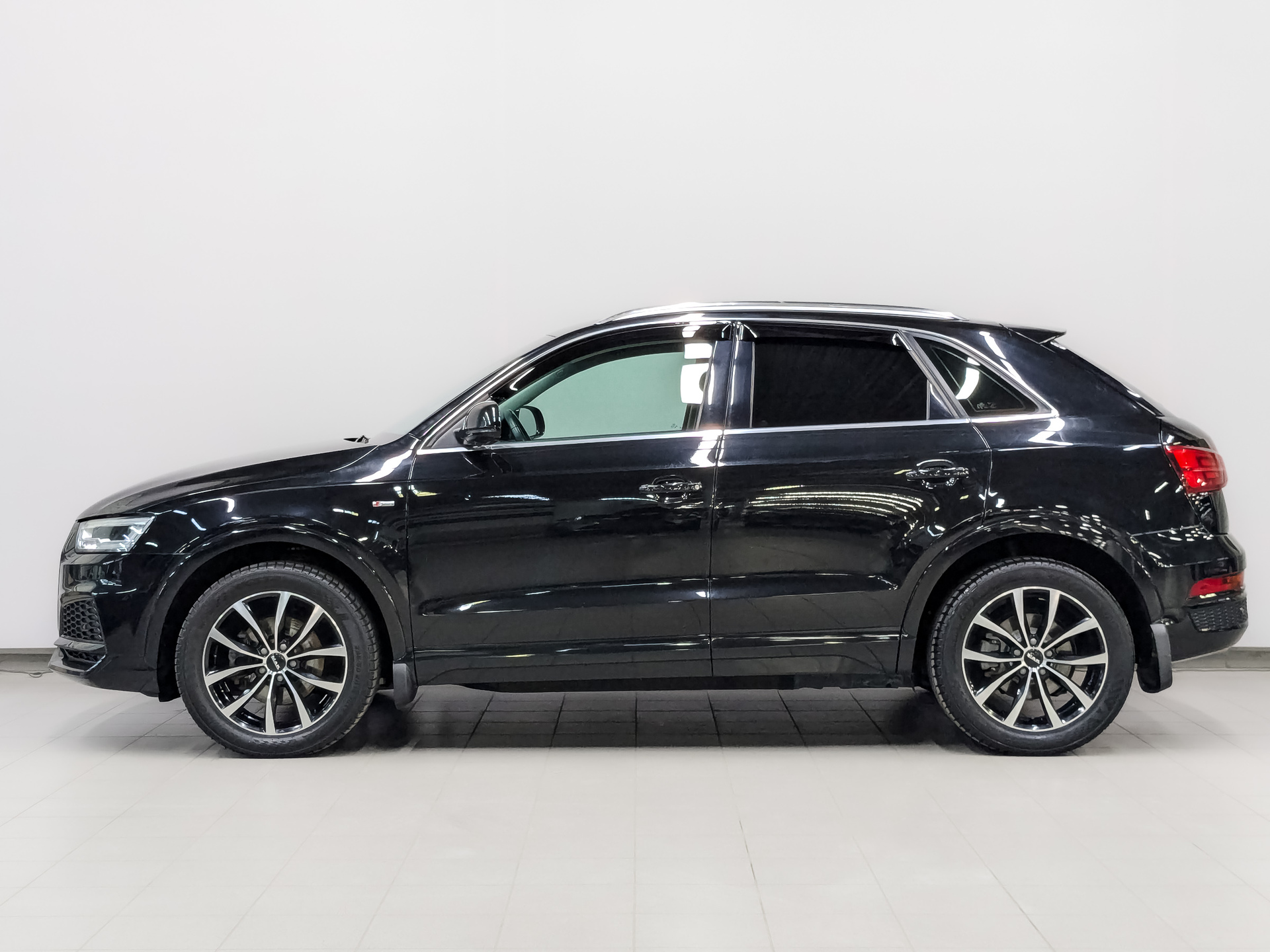 AUDI Q3 2.00 (180 л.с), автомат, 2017, пробег 76 827 км