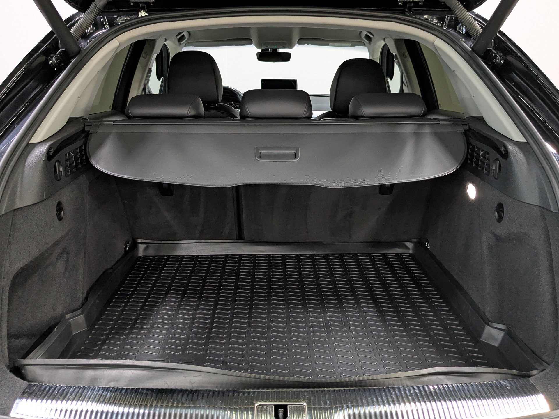 AUDI Q3 2.00 (180 л.с), автомат, 2017, пробег 76 827 км