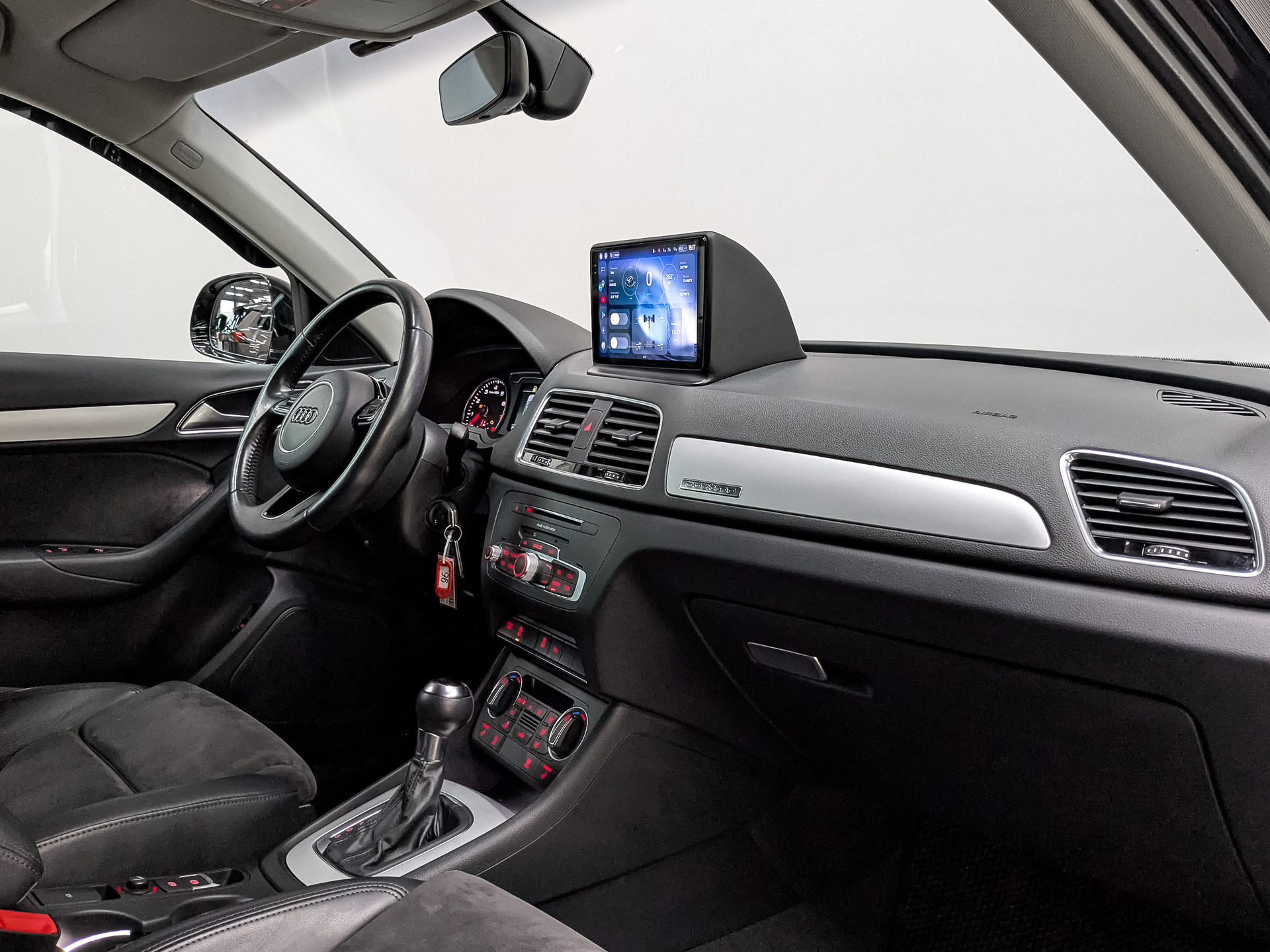 AUDI Q3 2.00 (180 л.с), автомат, 2017, пробег 76 827 км