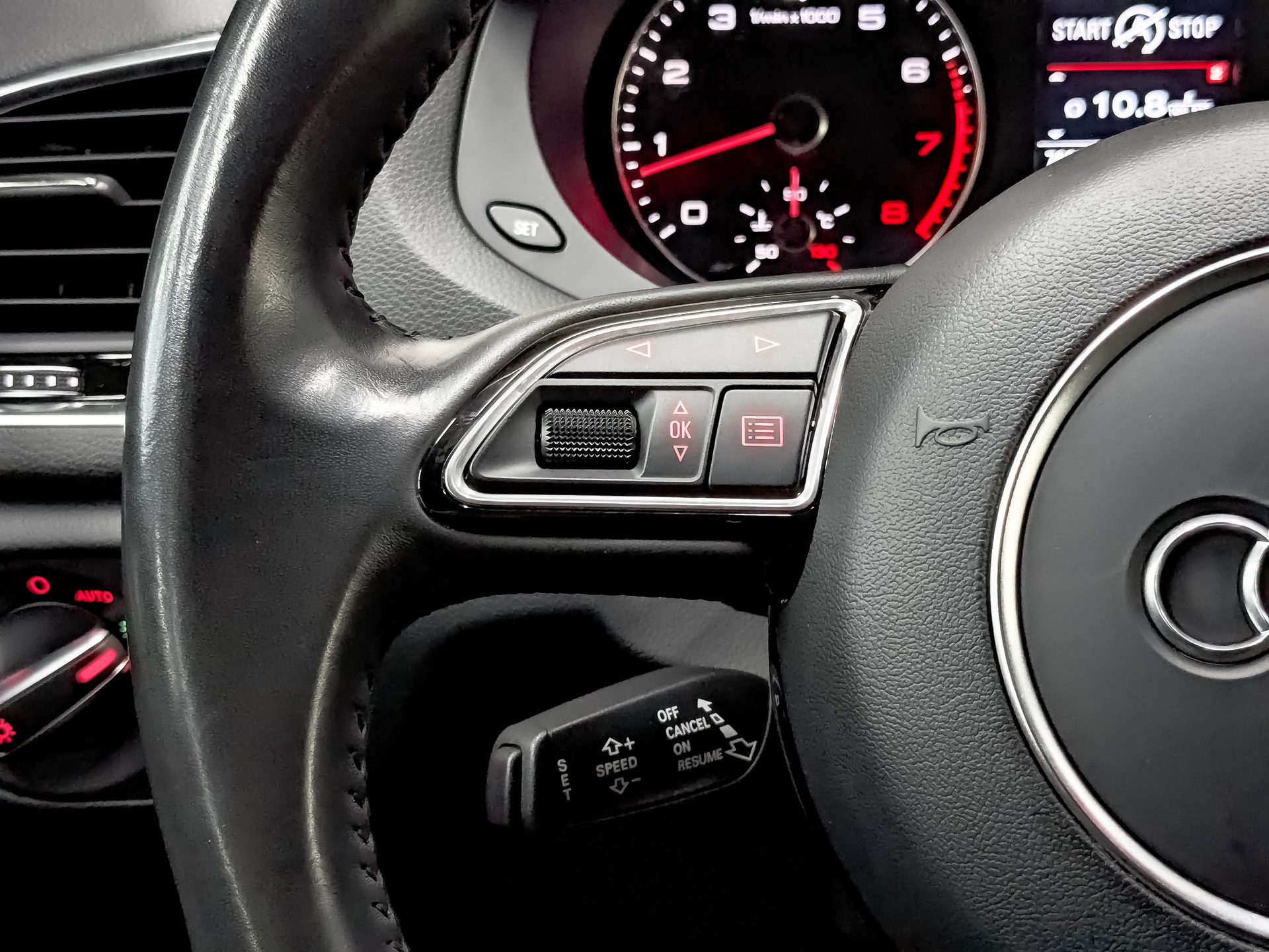 AUDI Q3 2.00 (180 л.с), автомат, 2017, пробег 76 827 км