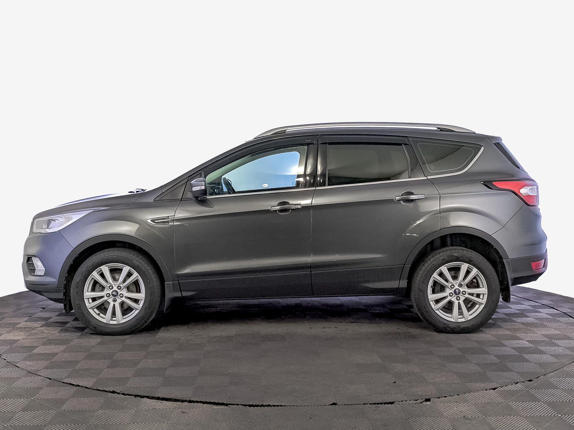 FORD Kuga 2.50 (150 л.с), автомат, 2018, пробег 186 959 км