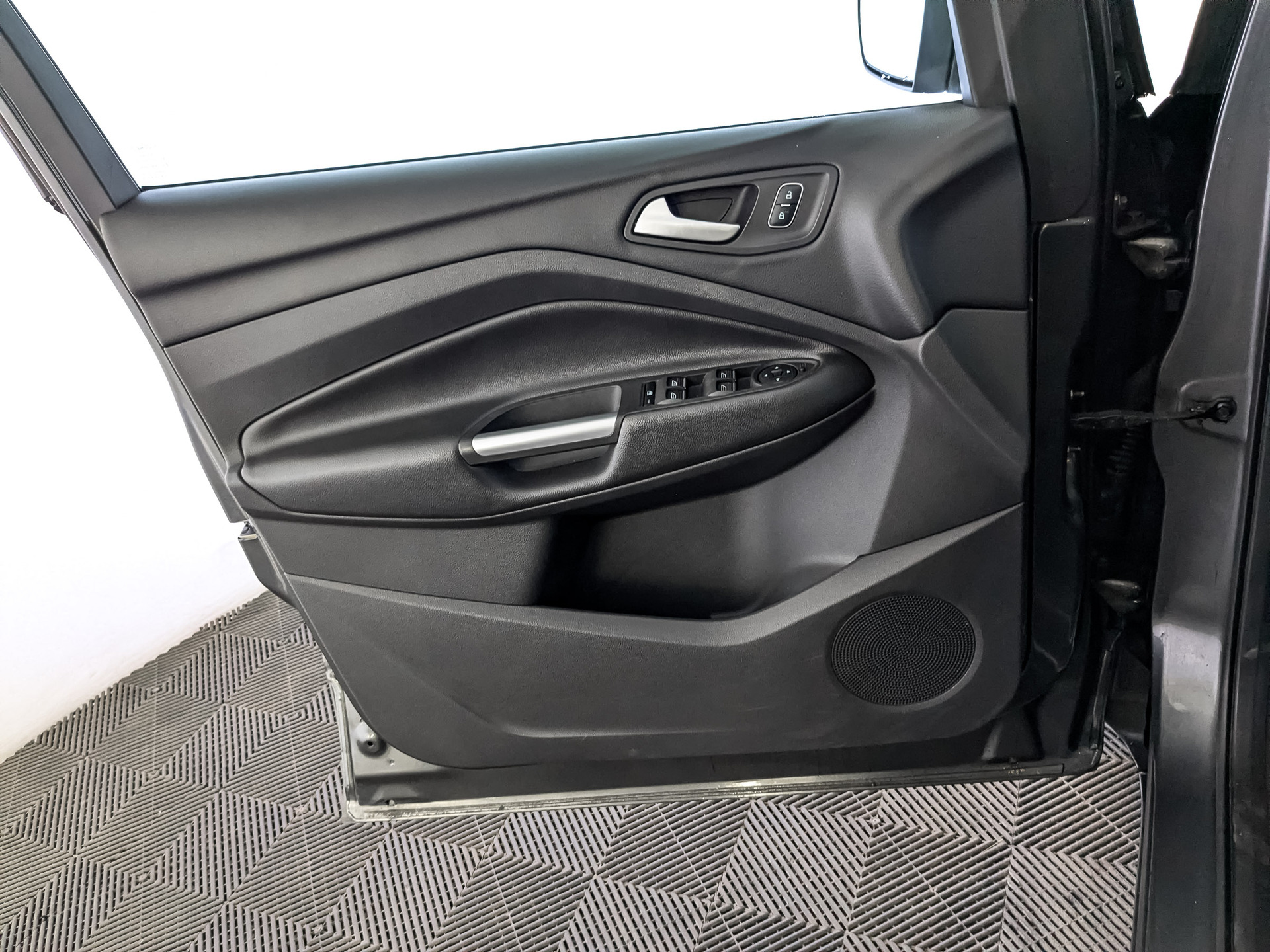 FORD Kuga 2.50 (150 л.с), автомат, 2018, пробег 186 959 км