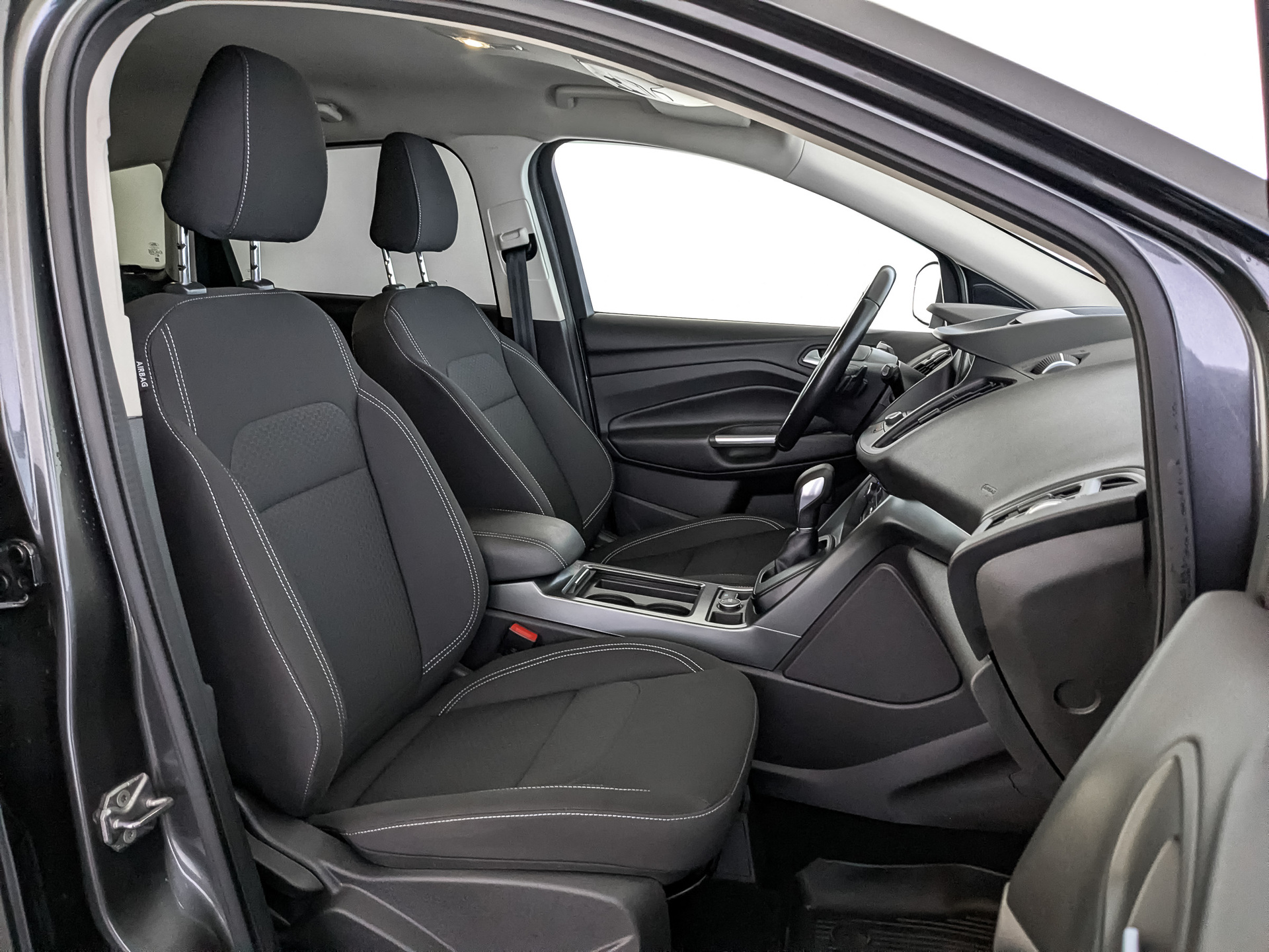 FORD Kuga 2.50 (150 л.с), автомат, 2018, пробег 186 959 км