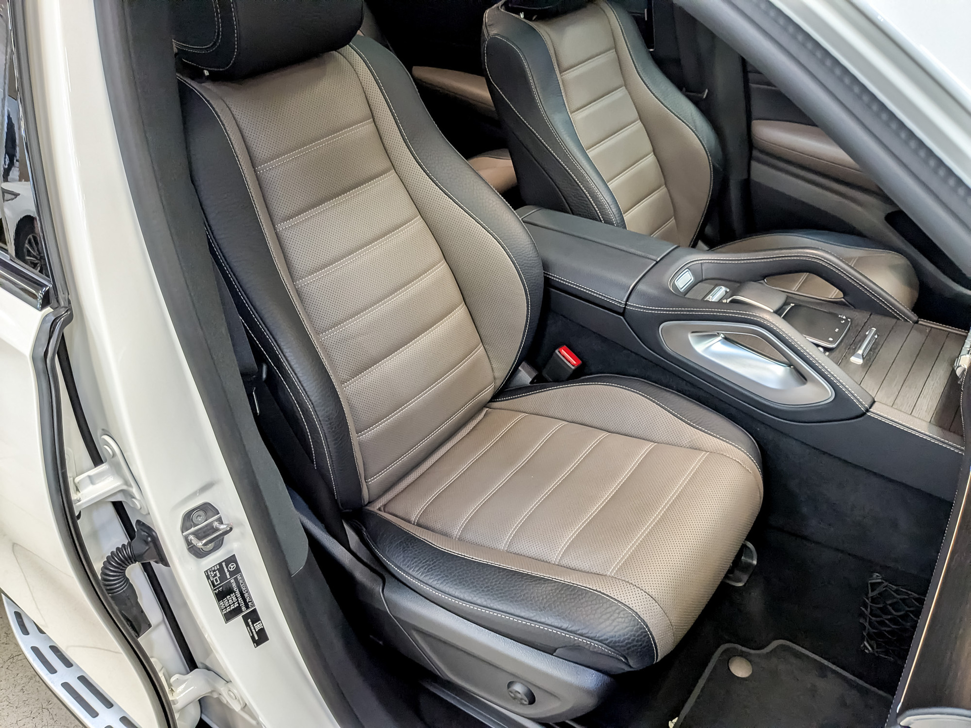 MERCEDES-BENZ GLS 3.00 (367 л.с), автомат, 2020, пробег 52 100 км