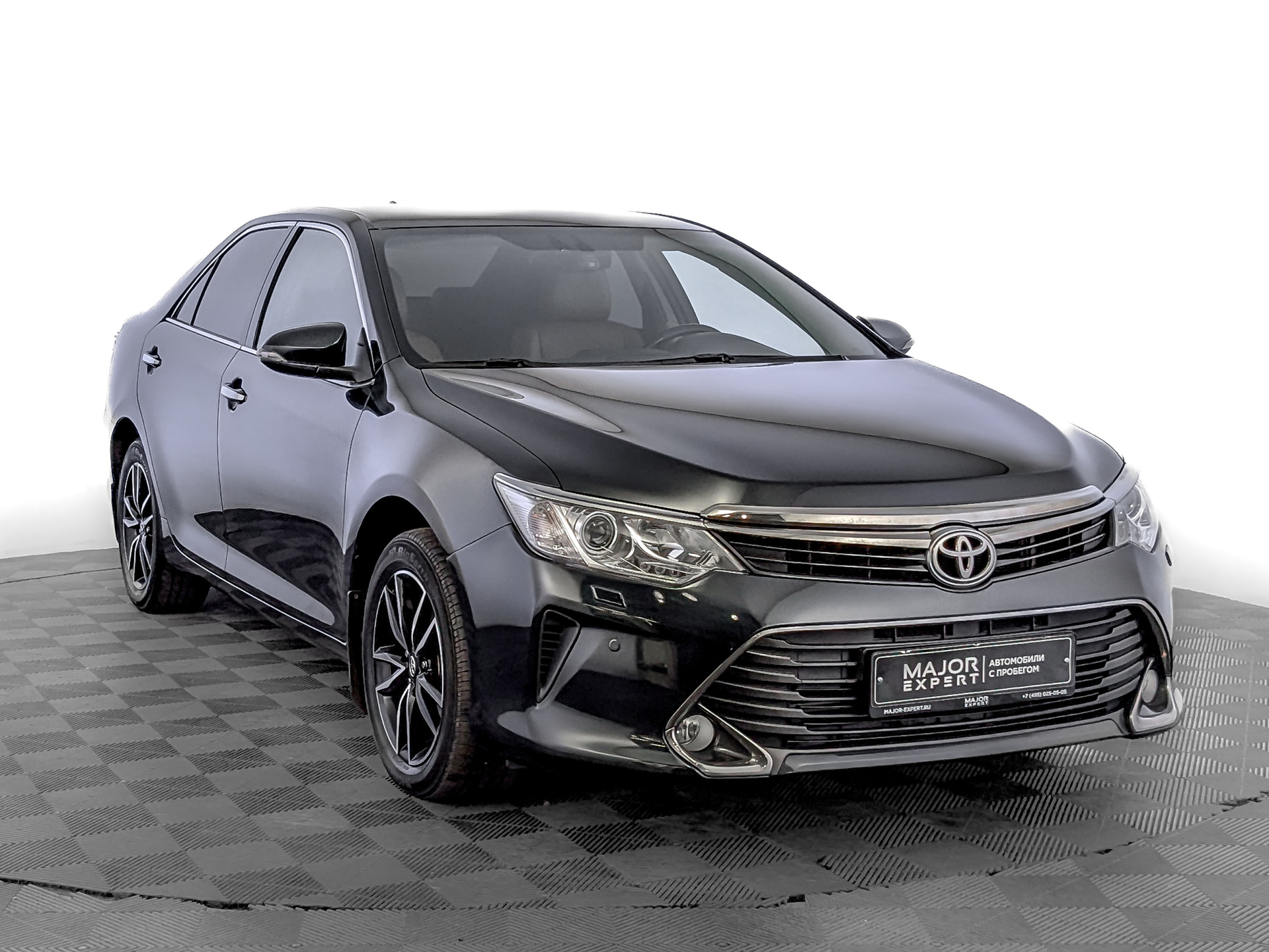 TOYOTA Camry 2.50 (181 л.с), автомат, 2017, пробег 52 500 км