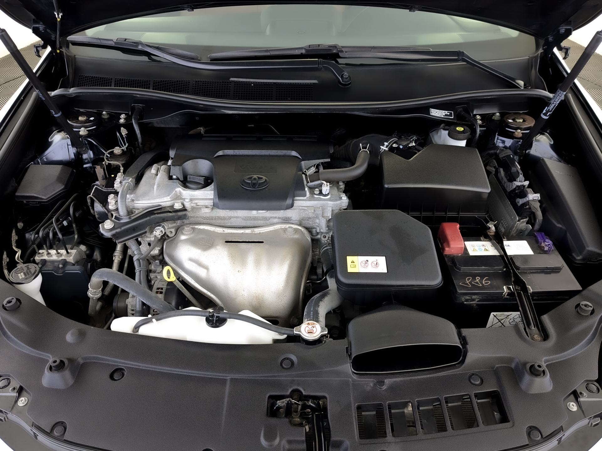 TOYOTA Camry 2.50 (181 л.с), автомат, 2017, пробег 52 500 км