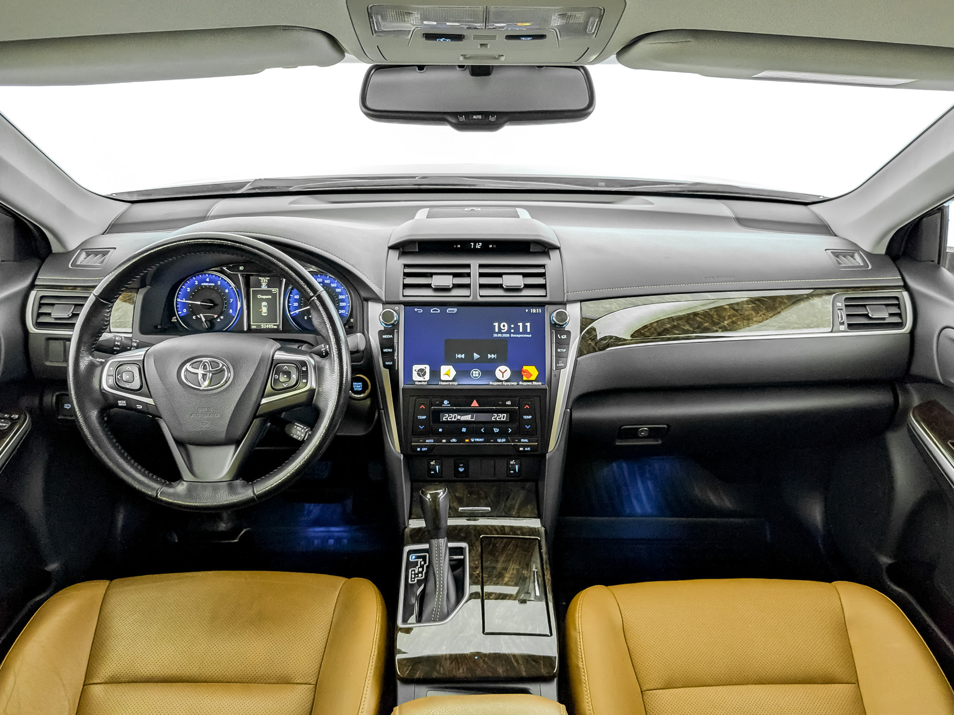 TOYOTA Camry 2.50 (181 л.с), автомат, 2017, пробег 52 500 км