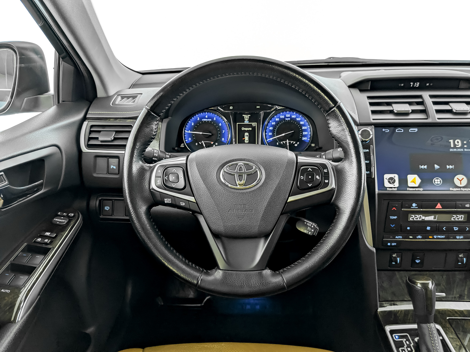TOYOTA Camry 2.50 (181 л.с), автомат, 2017, пробег 52 500 км