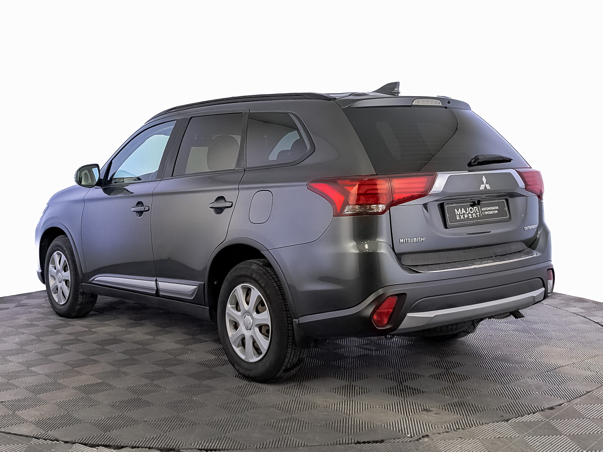 MITSUBISHI Outlander 2.00 (146 л.с), автомат, 2018, пробег 156 155 км