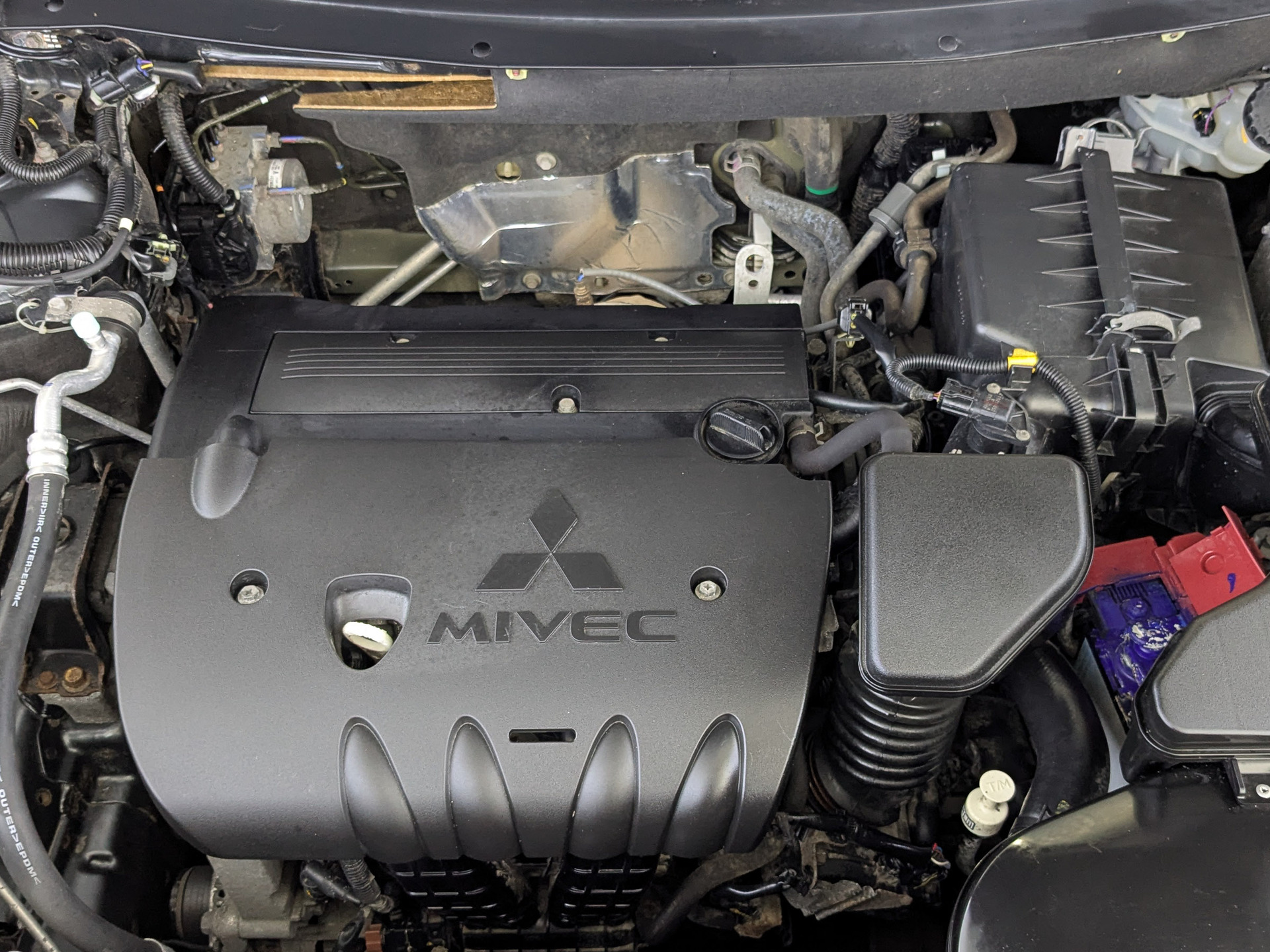 MITSUBISHI Outlander 2.00 (146 л.с), автомат, 2018, пробег 156 155 км