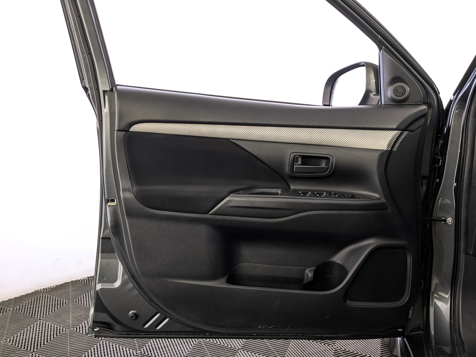 MITSUBISHI Outlander 2.00 (146 л.с), автомат, 2018, пробег 156 155 км