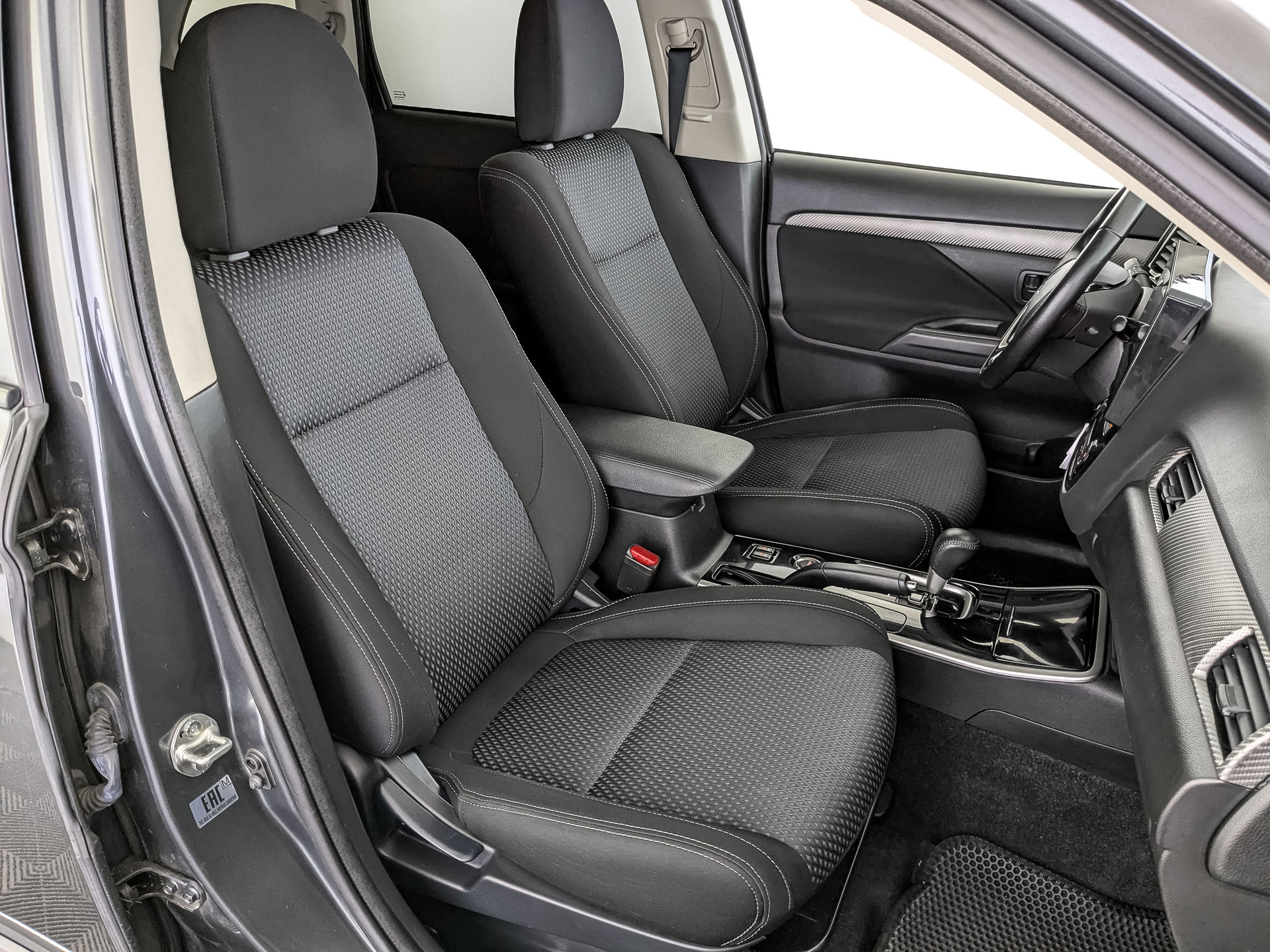 MITSUBISHI Outlander 2.00 (146 л.с), автомат, 2018, пробег 156 155 км