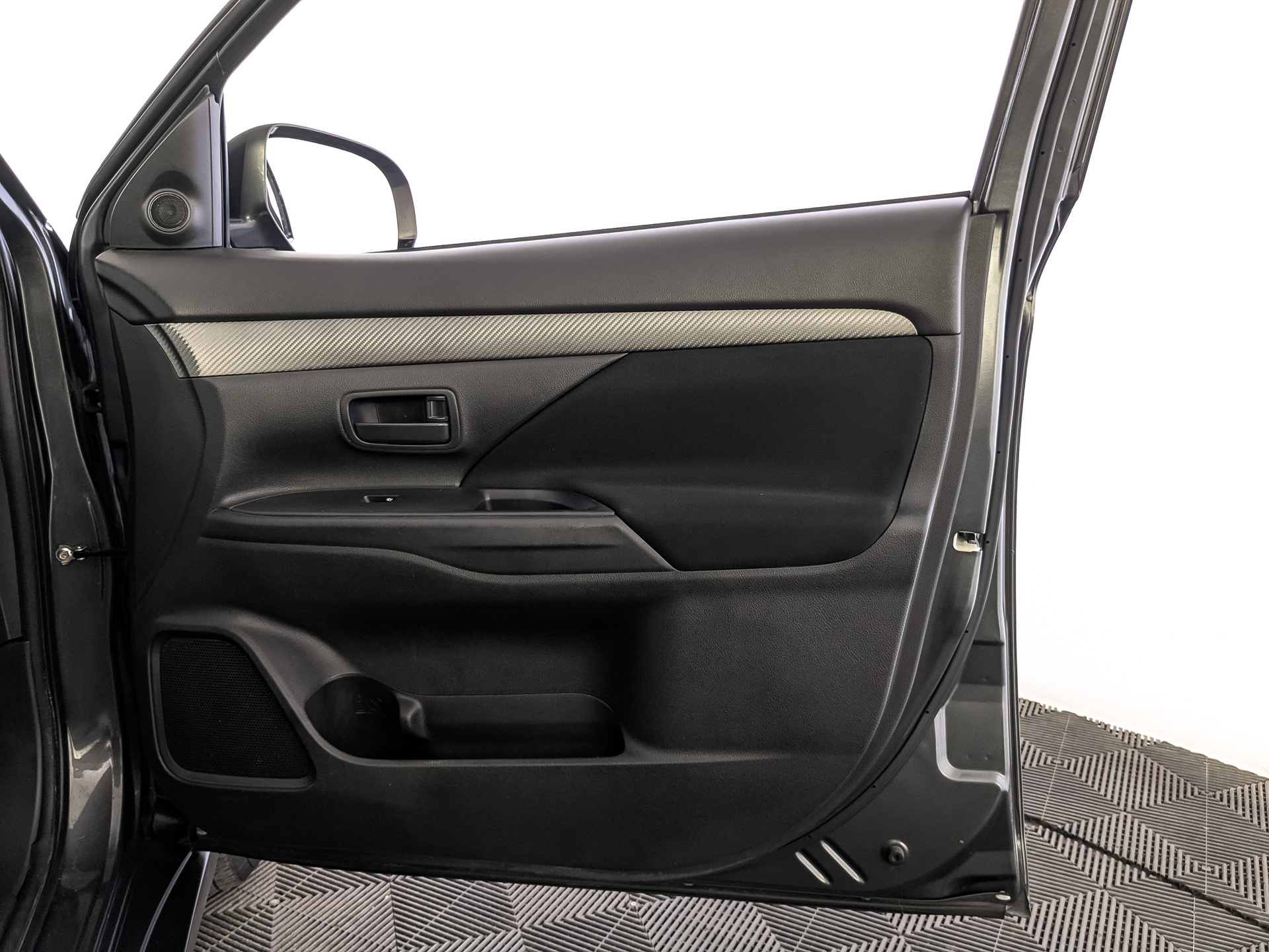 MITSUBISHI Outlander 2.00 (146 л.с), автомат, 2018, пробег 156 155 км