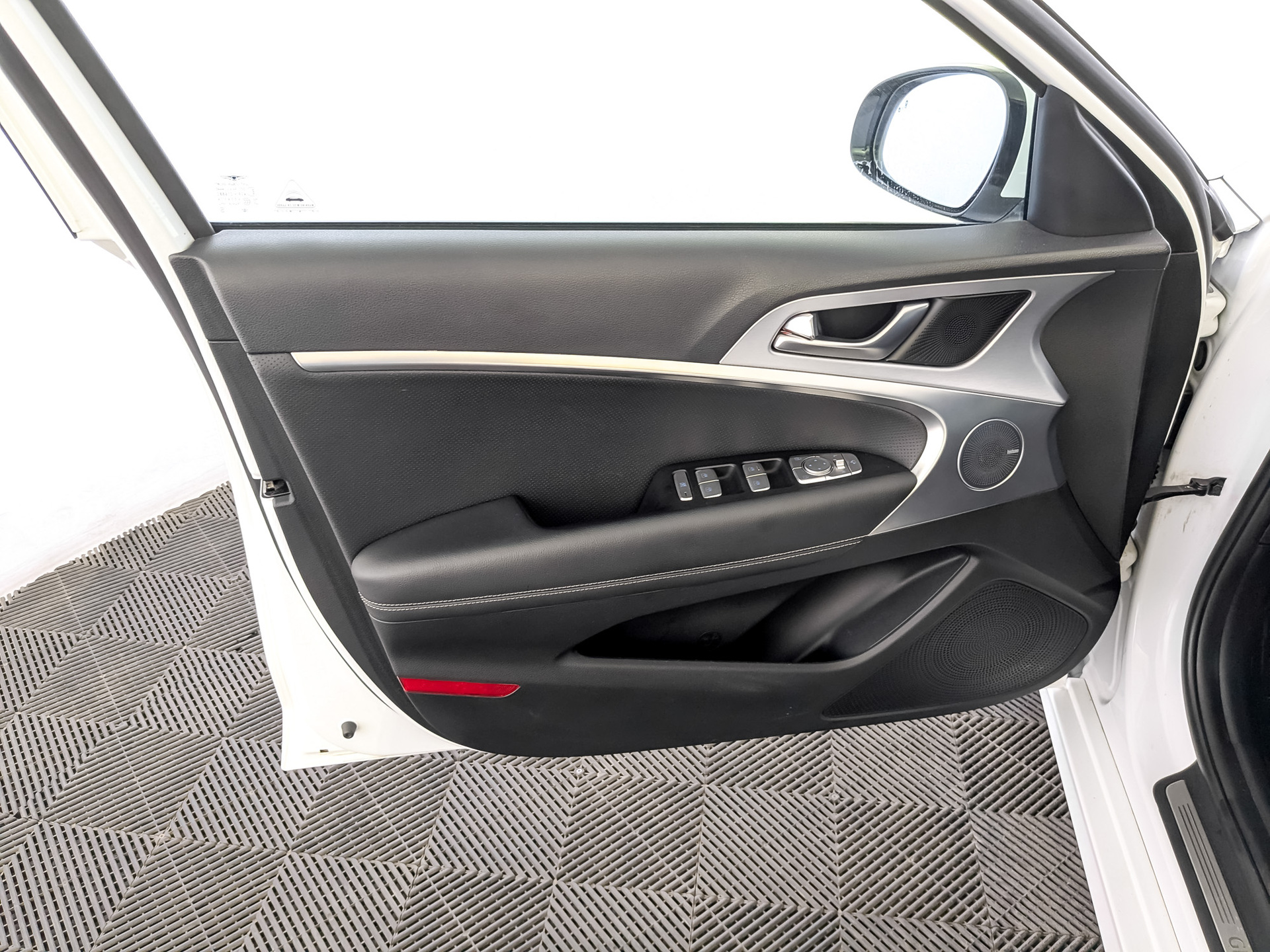 GENESIS G70 2.00 (247 л.с), автомат, 2021, пробег 124 724 км