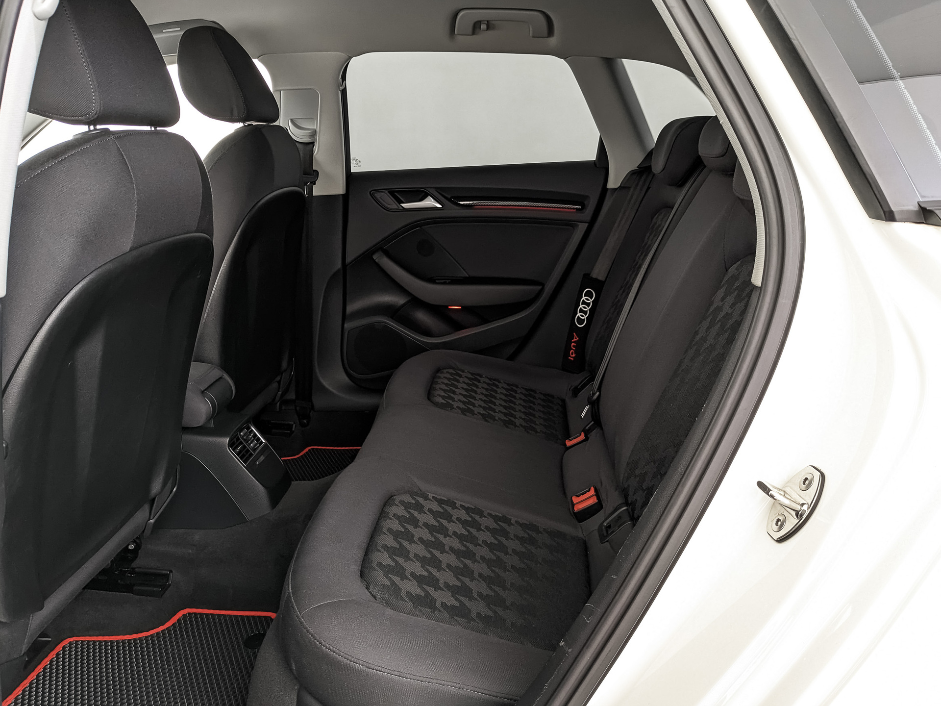 AUDI A3 1.20 (110 л.с), автомат, 2014, пробег 78 050 км