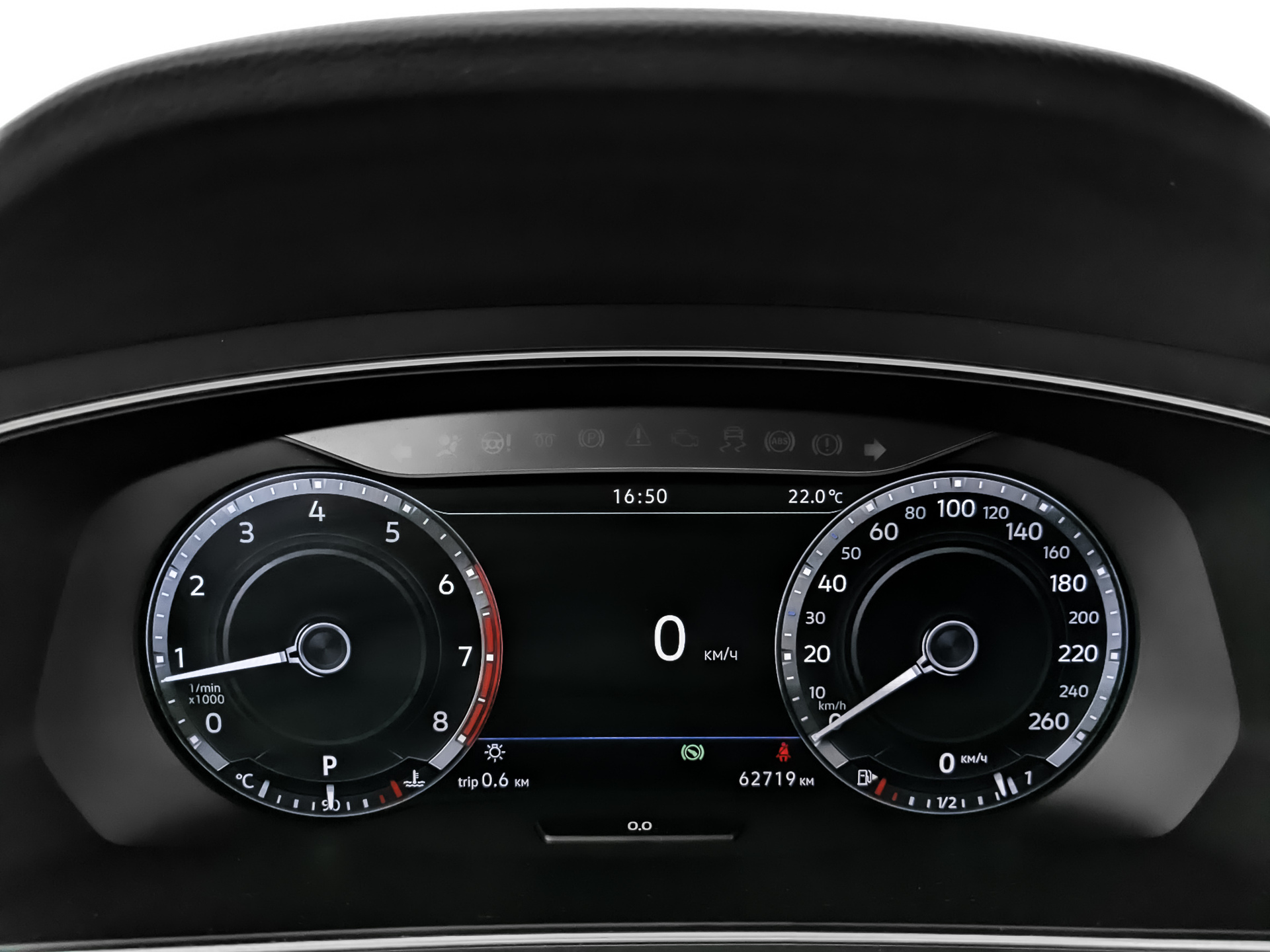 VOLKSWAGEN Tiguan 2.00 (180 л.с), автомат, 2018, пробег 62 715 км