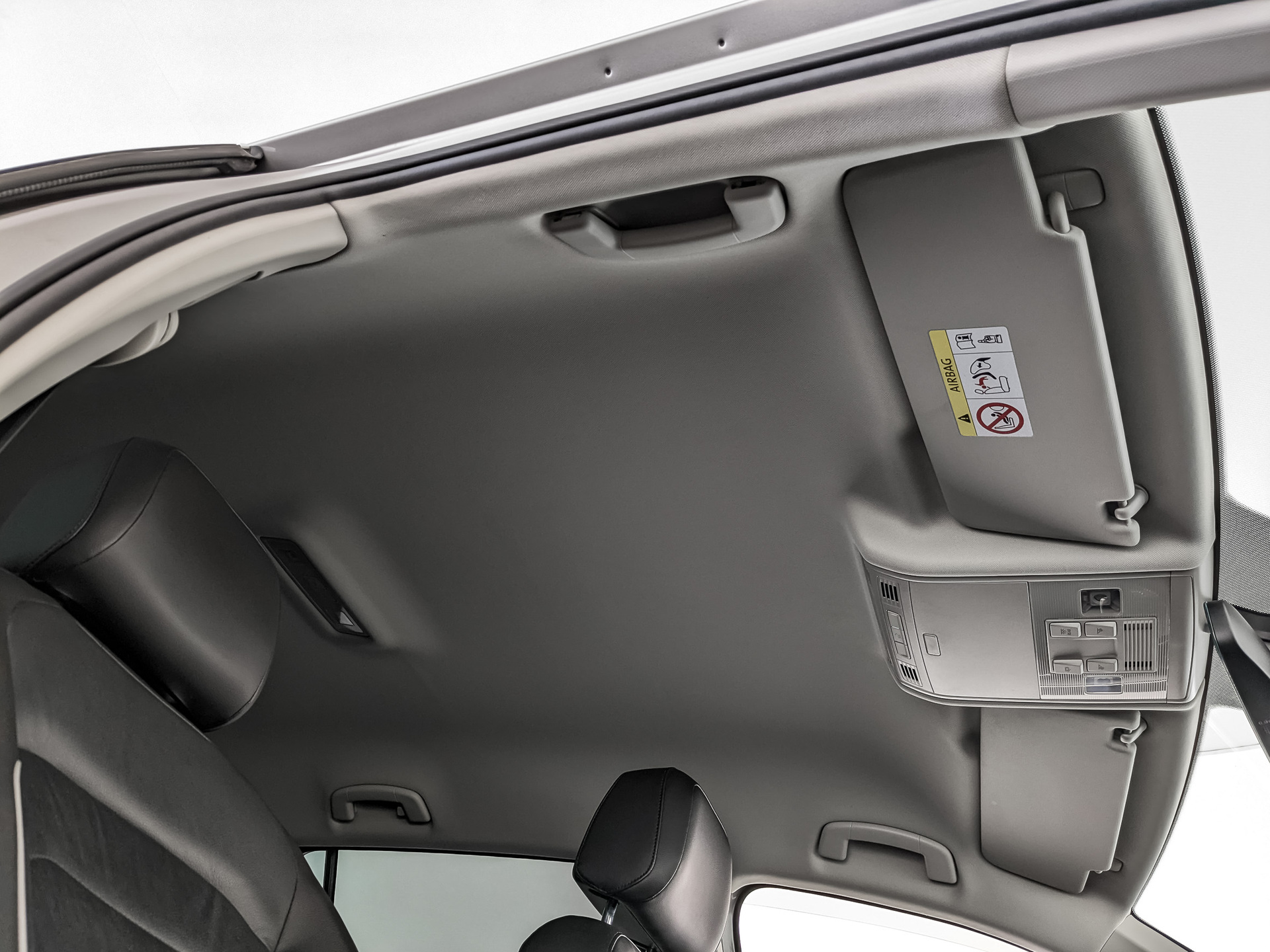 VOLKSWAGEN Tiguan 2.00 (180 л.с), автомат, 2018, пробег 62 715 км