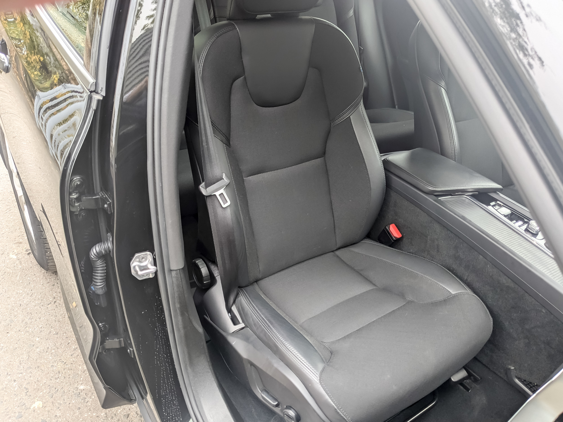 VOLVO XC60 2.00 (190 л.с), автомат, 2020, пробег 119 678 км