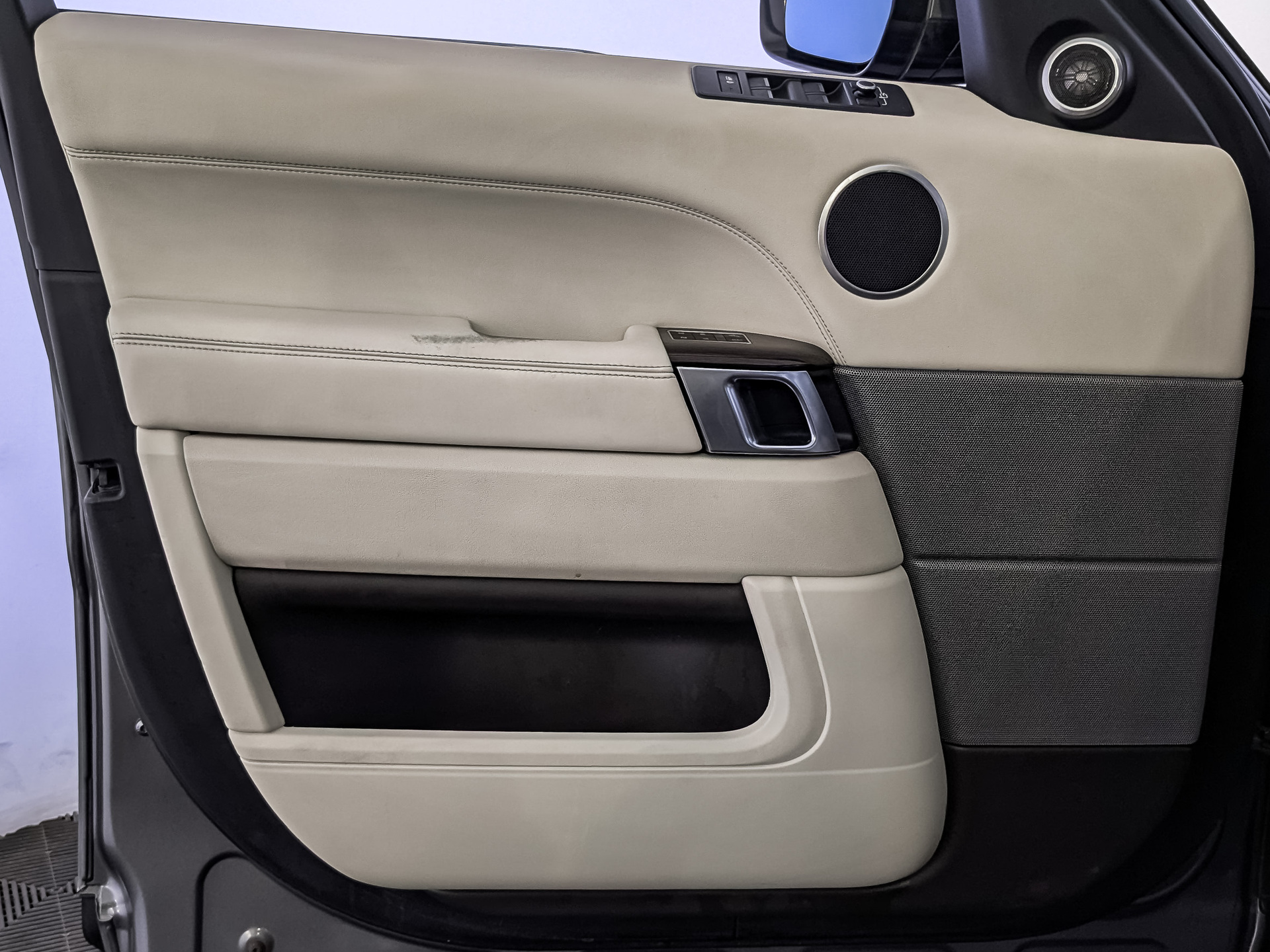 LAND ROVER Range Rover Sport 3.00 (292 л.с), автомат, 2013, пробег 192 546 км