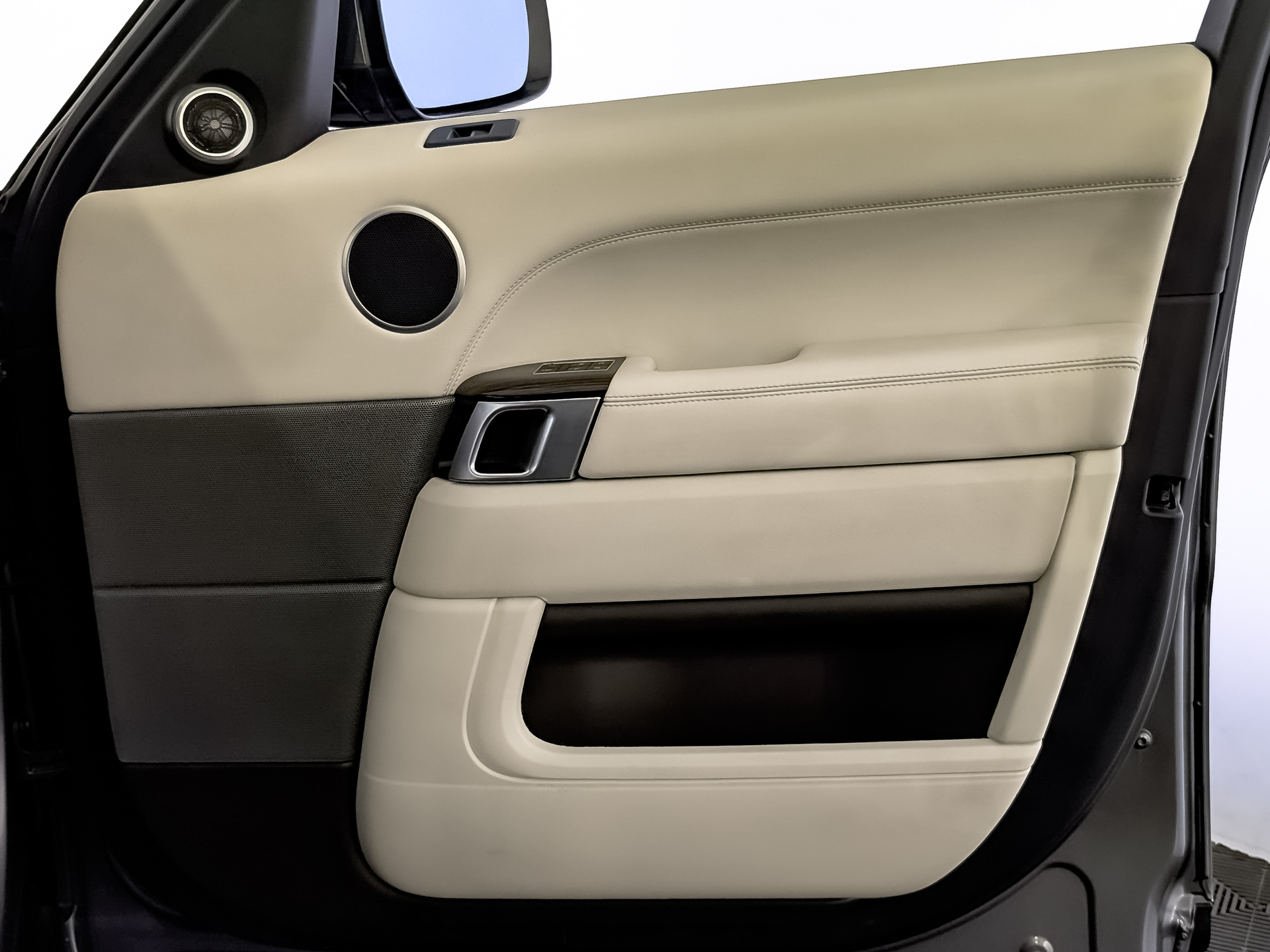 LAND ROVER Range Rover Sport 3.00 (292 л.с), автомат, 2013, пробег 192 546 км