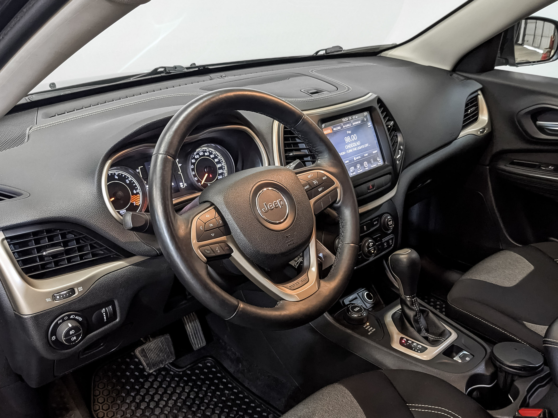 JEEP Cherokee 2.40 (177 л.с), автомат, 2014, пробег 113 676 км