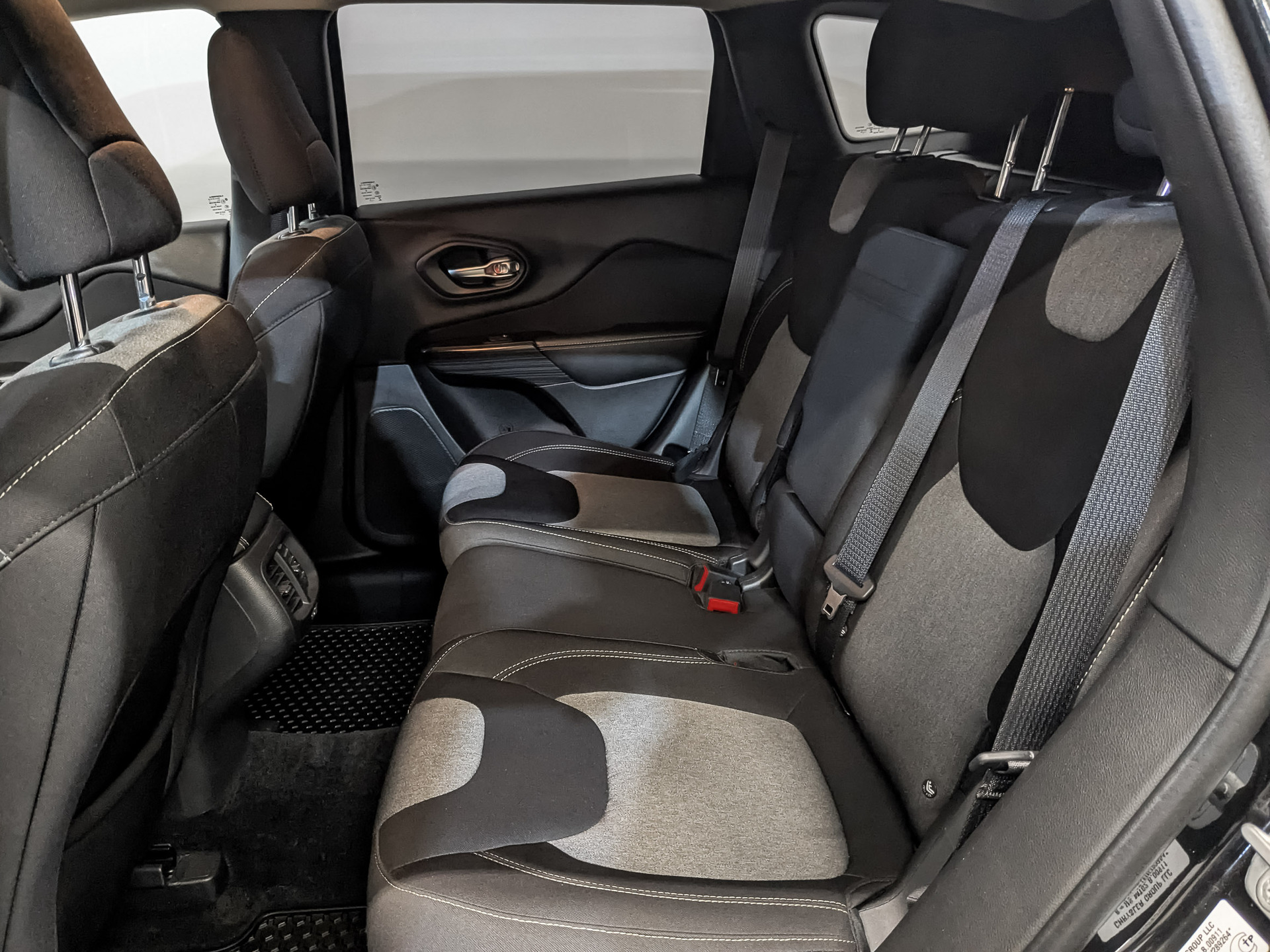 JEEP Cherokee 2.40 (177 л.с), автомат, 2014, пробег 113 676 км